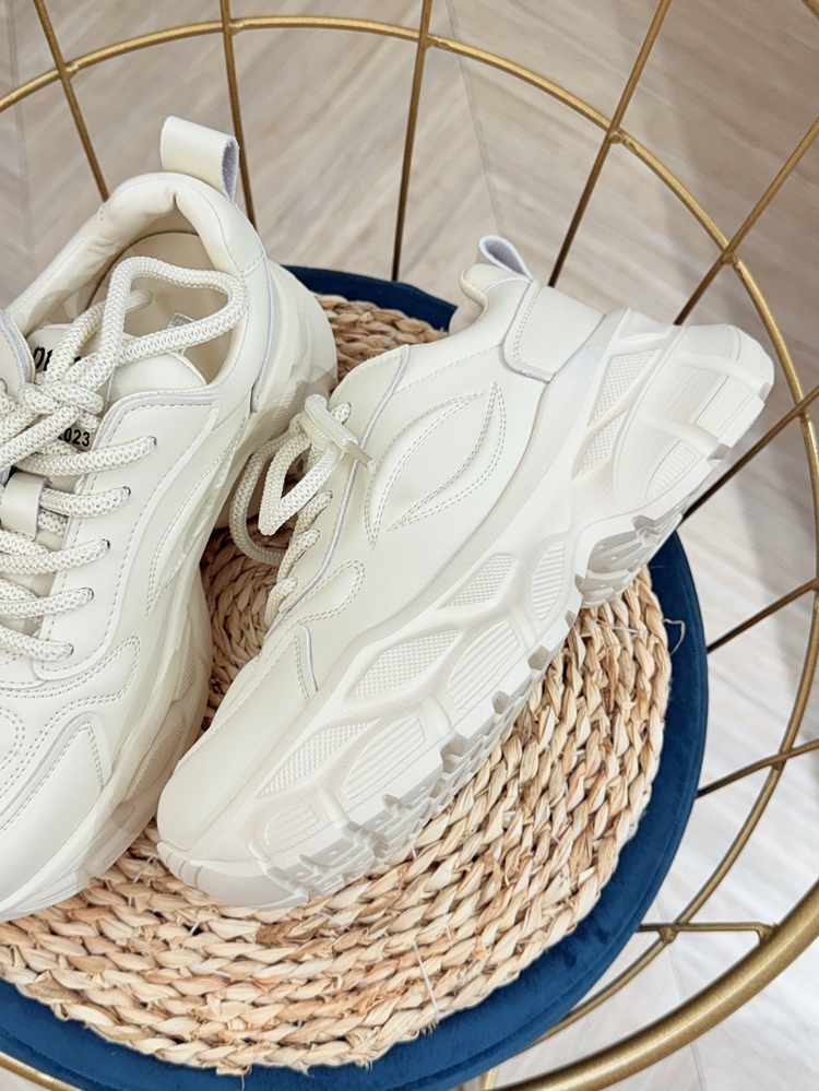 『23.5號』DHIK奶白增高休閒鞋【建議大一號】