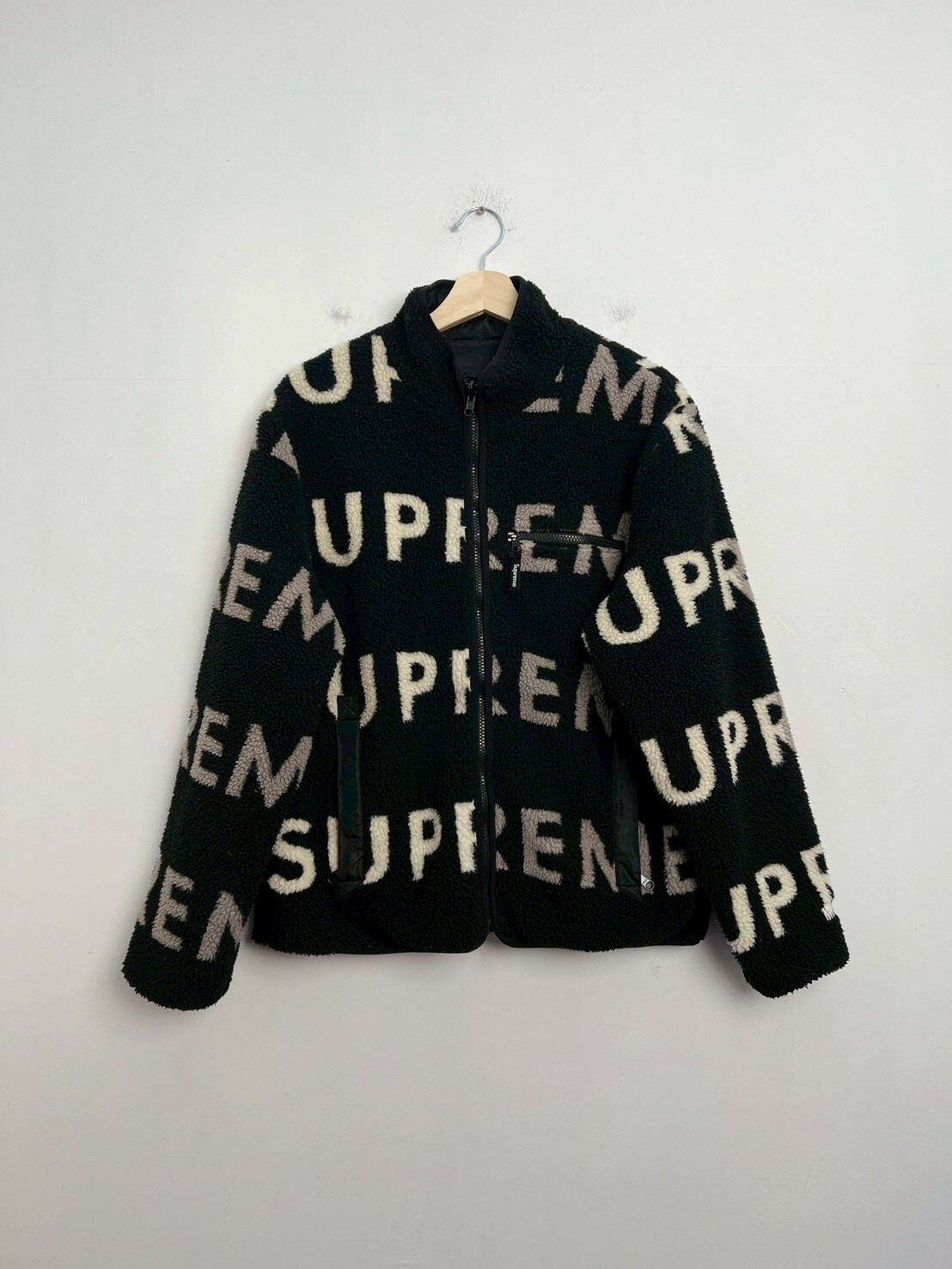 Supreme Reversible Logo Fleece Jacket SIZE M