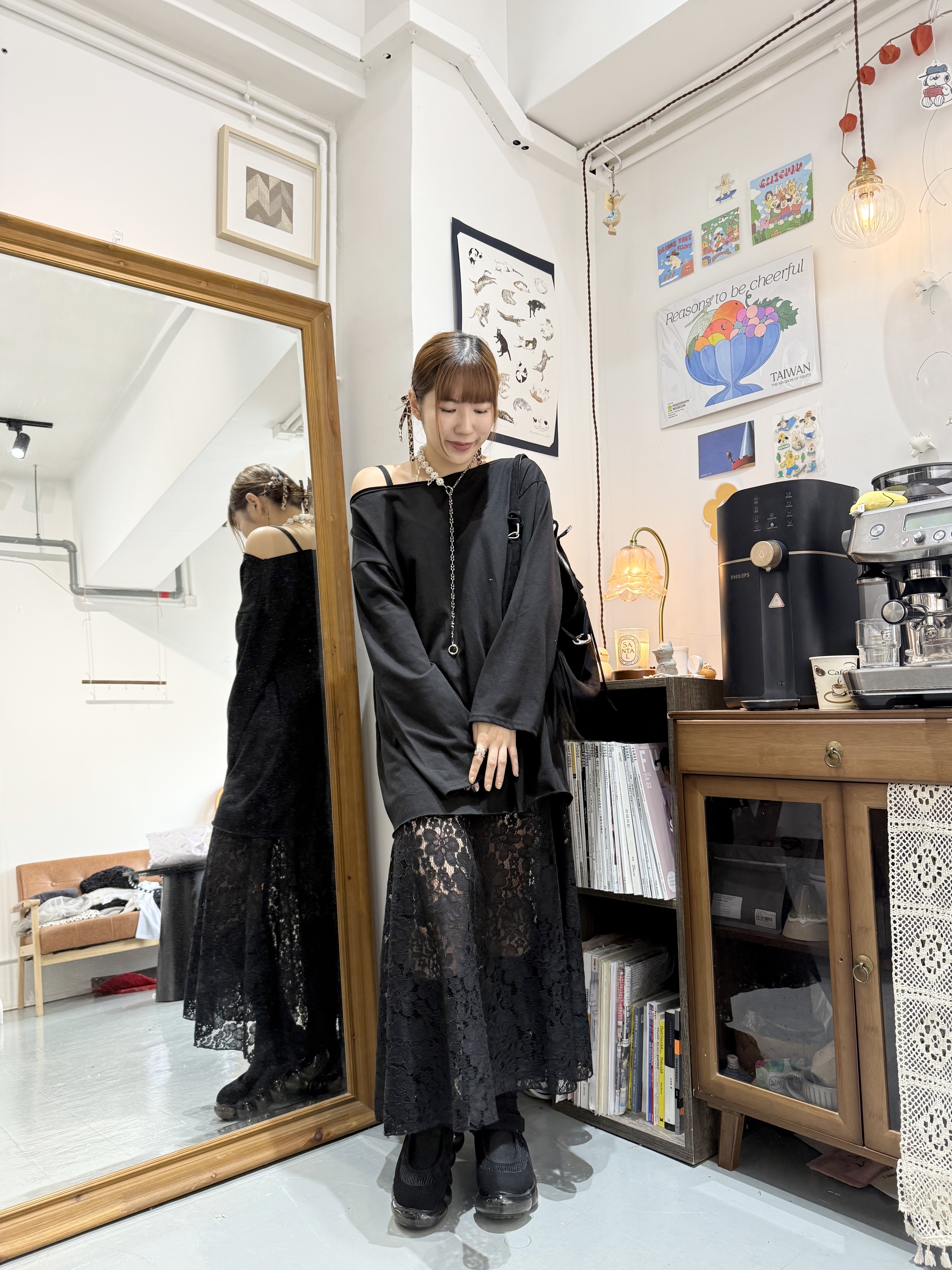 必買斜肩OVERSIZE TOP