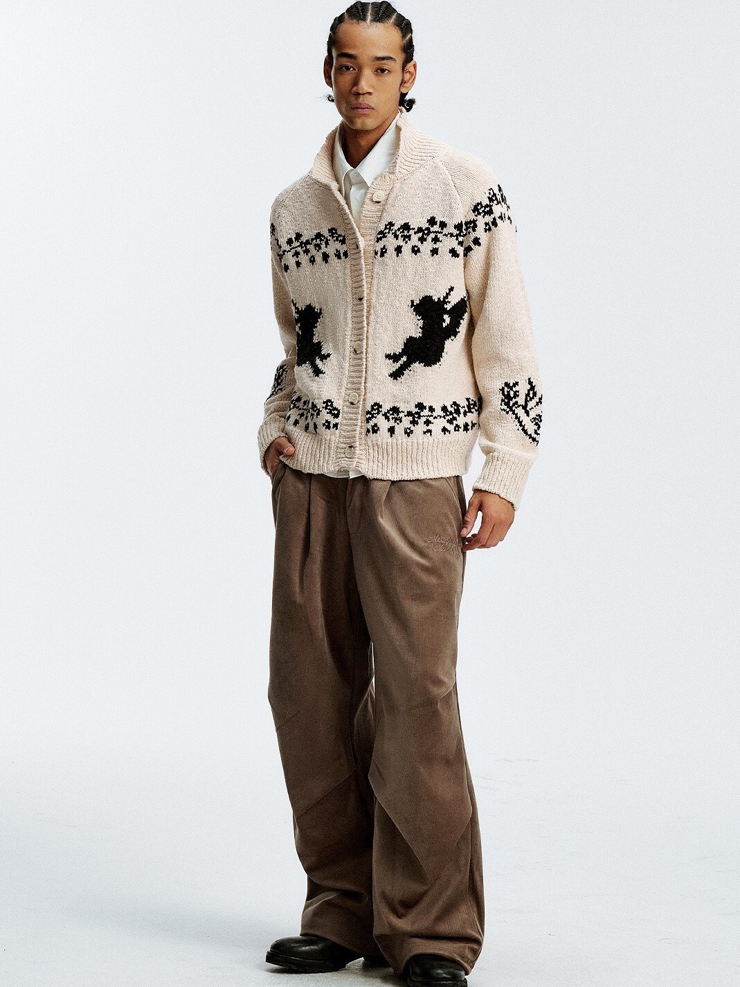 MEDM 休閒天使圖像刺繡 翻領保暖 鈕扣 針織外套