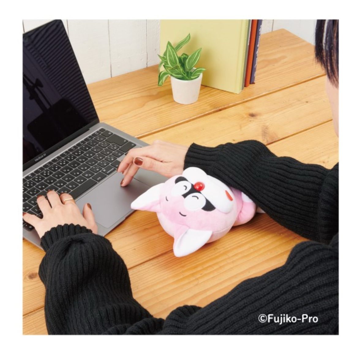 4970381719364預訂 2026/2月 POKONYAN – FUJIKO F. FUJIO CHARACTERS – MOFUMOFU ARM PILLOW