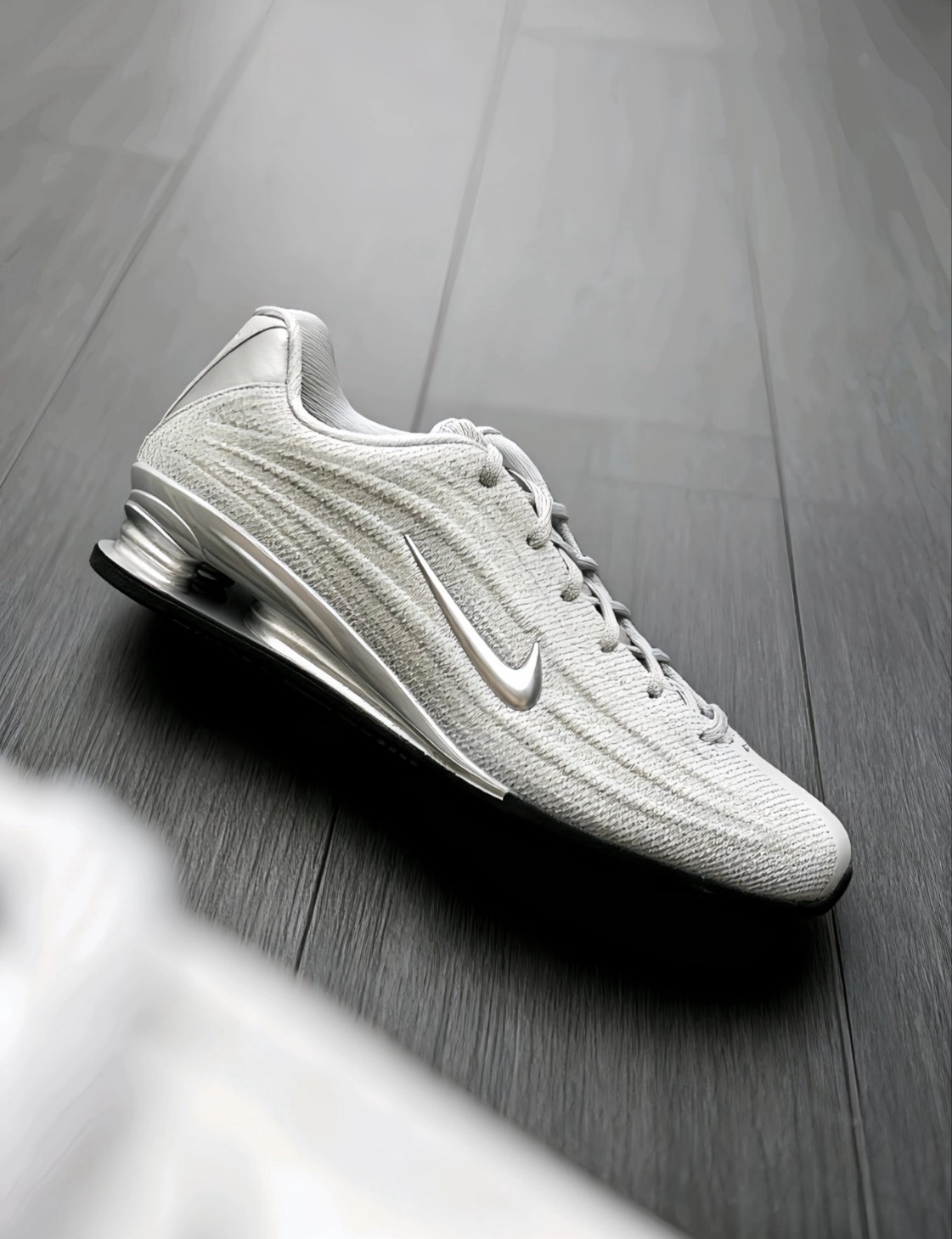 Nike Shox Z Wmns "Silver Grey" HQ7540-001｜Retro Futuristic Cushioning Sneakers for Women