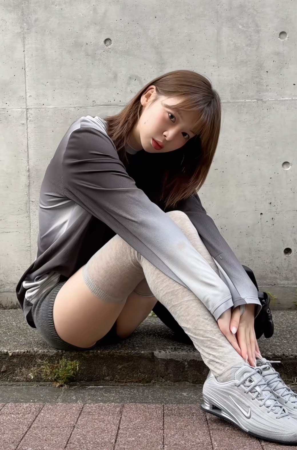 Nike Shox Z Wmns "Silver Grey" HQ7540-001｜Retro Futuristic Cushioning Sneakers for Women