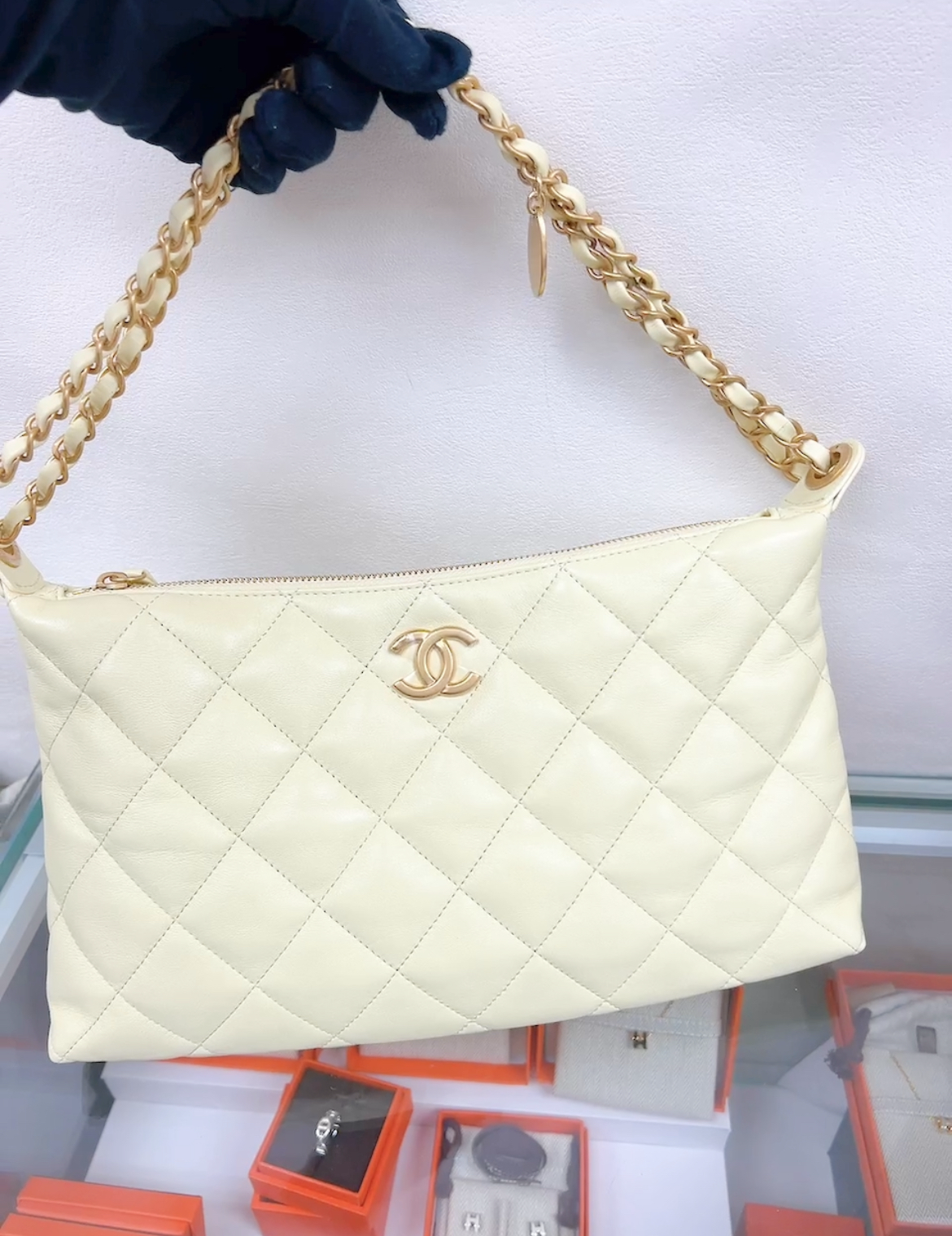 Chanel 25s coin hobo (light yellow GHW)
