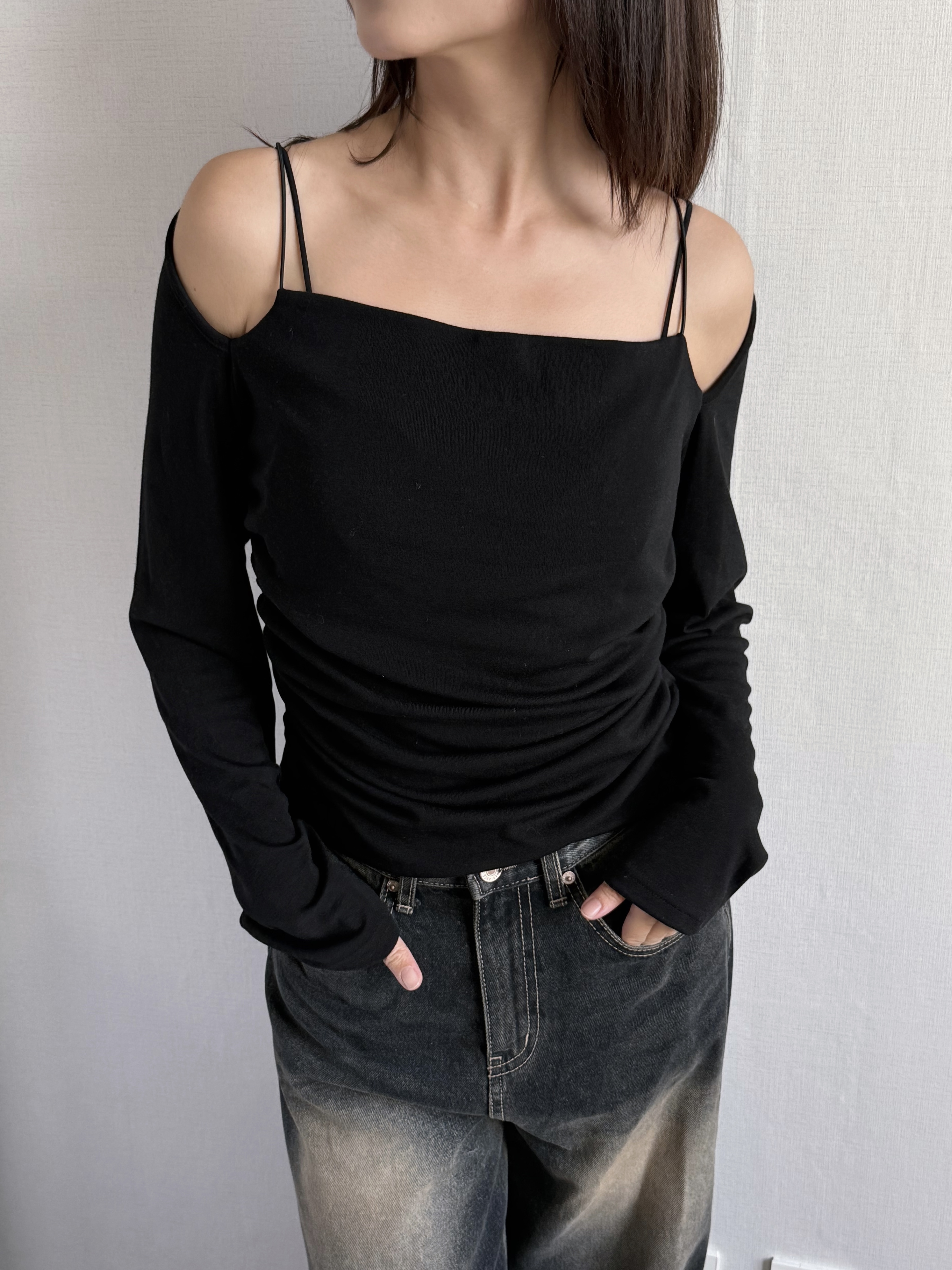 (訂購) 小露膊簡約吊帶上衣 T1029(黑/深灰/白)