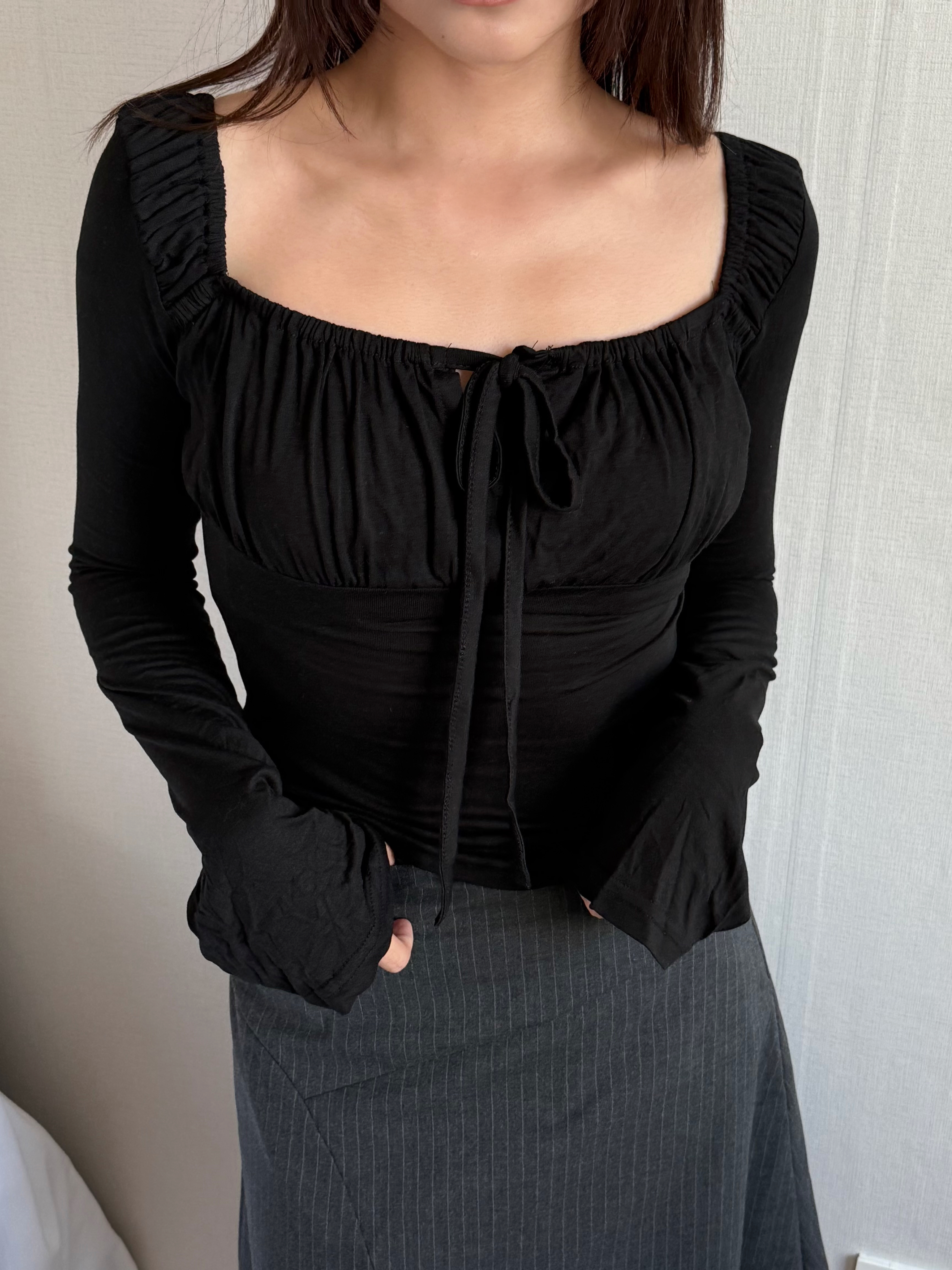 (訂購)小方領公主袖上衣 T1020(黑/白)