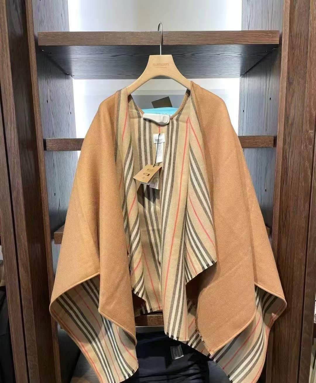Outlet Burberry Poncho