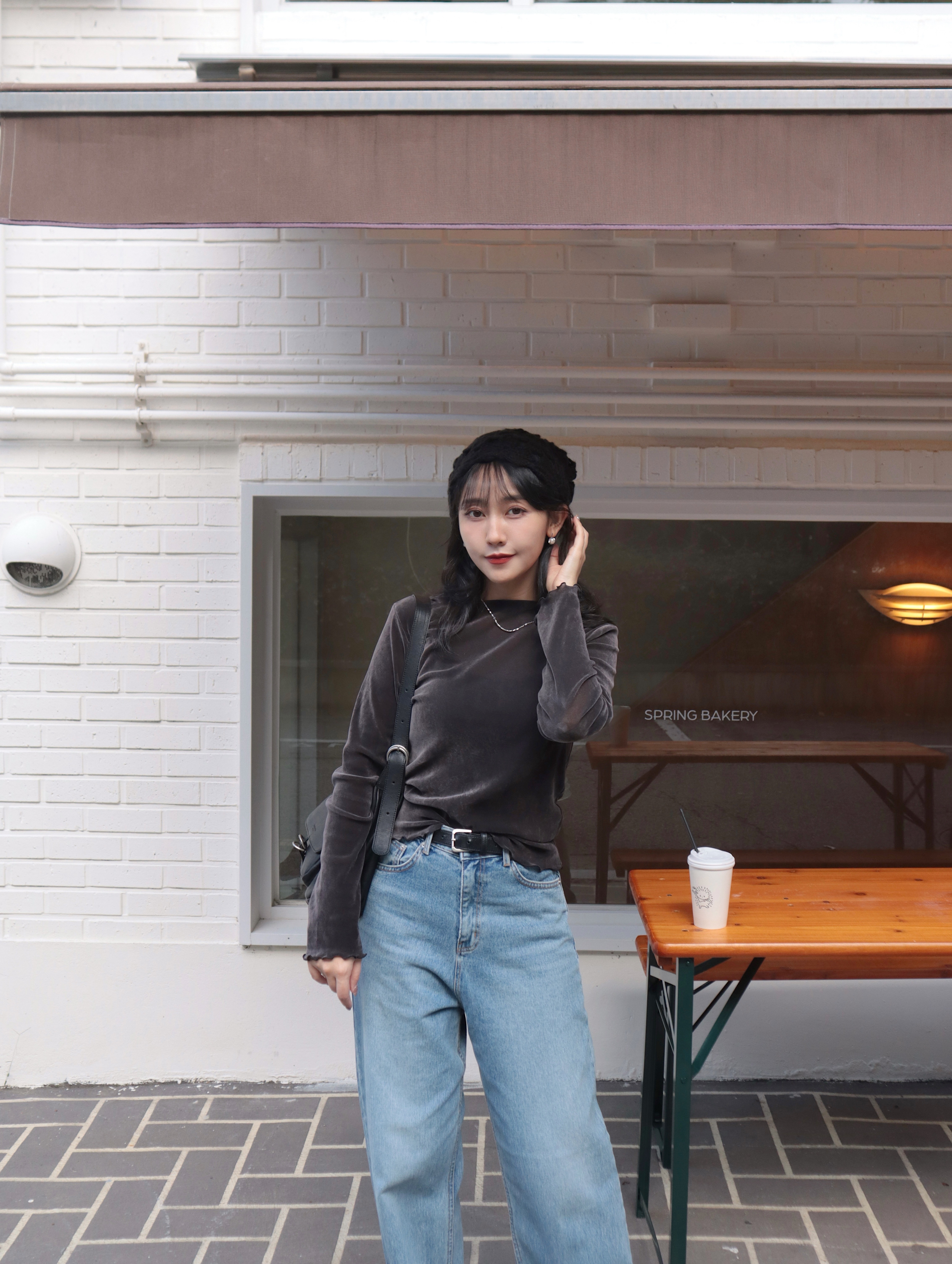 25H102 高級具現化 木耳滾邊細緻霧光絨面小一字領上衣/打底衣