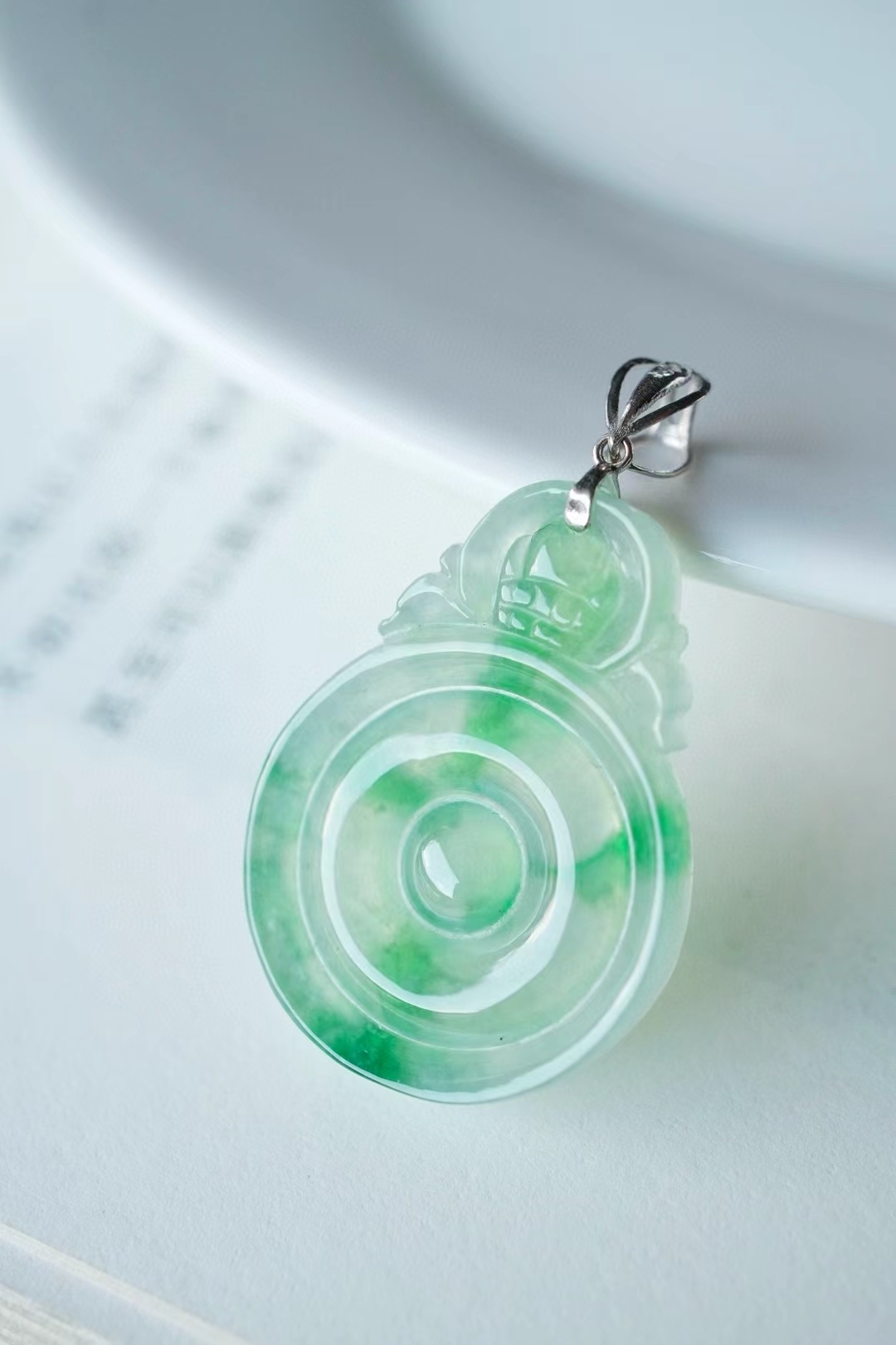 翡翠冰飄陽綠平安“福貝”吊墜,天然翡翠A玉, 緬甸玉, Jade, Jadeite