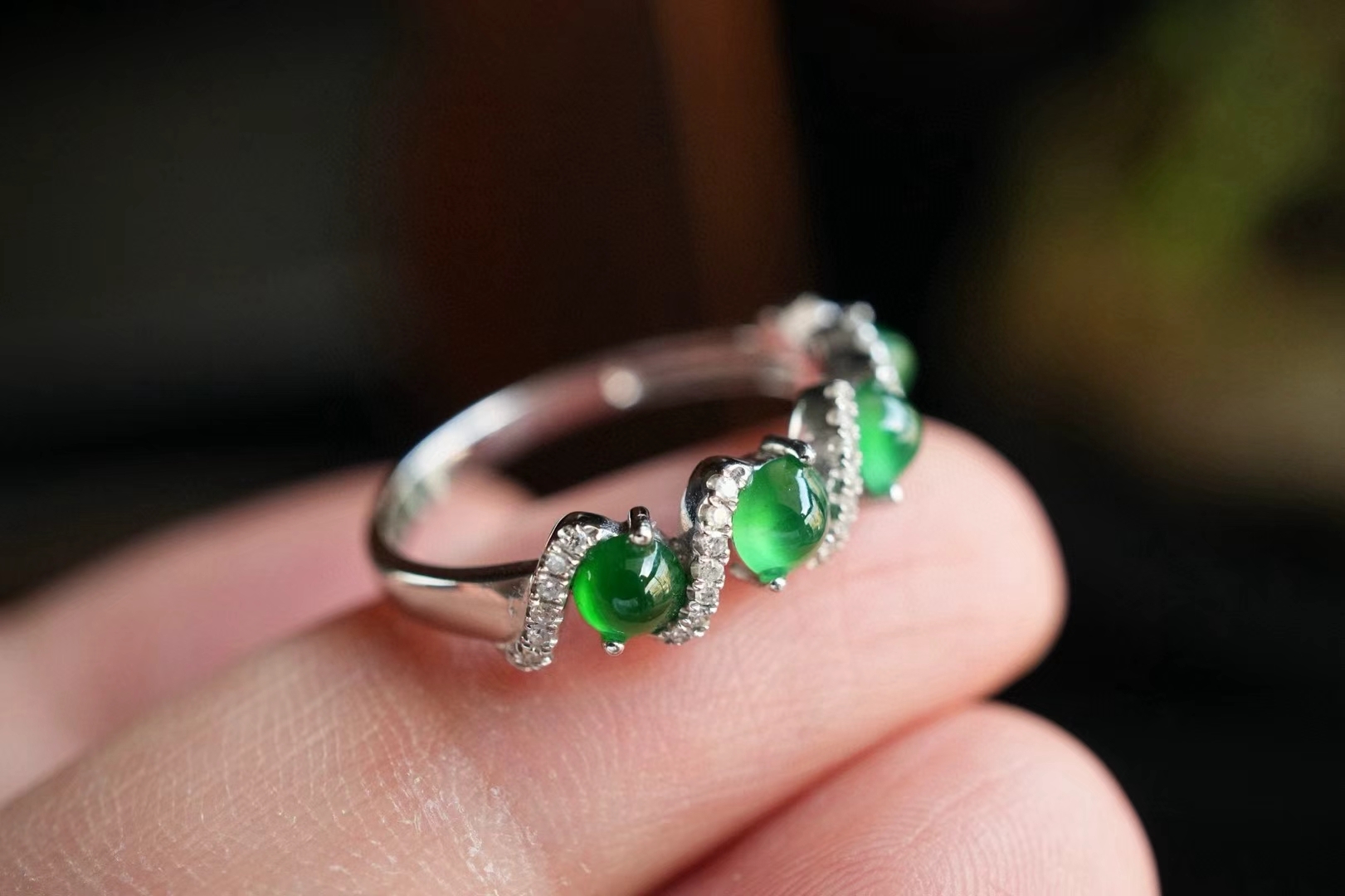 101486 翡翠排戒 (圈口 14mm)