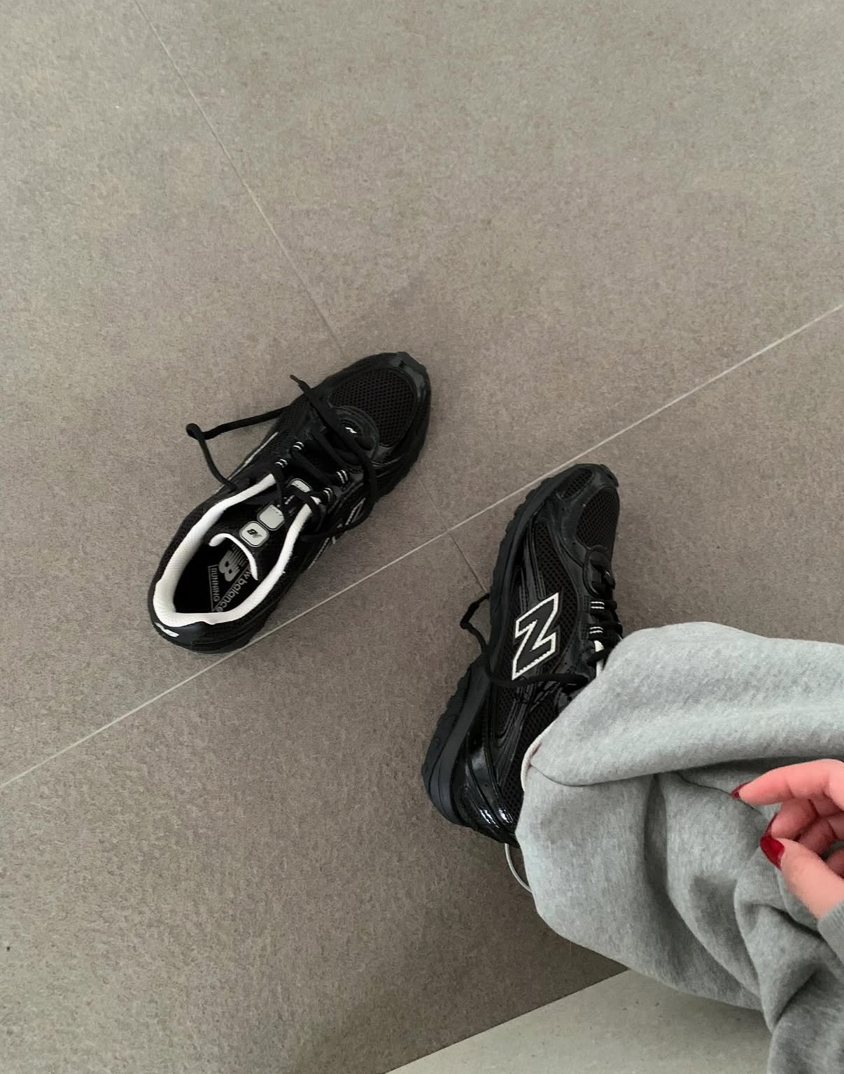 New balance NB 204L 曜石黑 黑色 亮皮 漆皮 復古 德訓鞋 薄底鞋 張員瑛同款 U204LMRA/預購