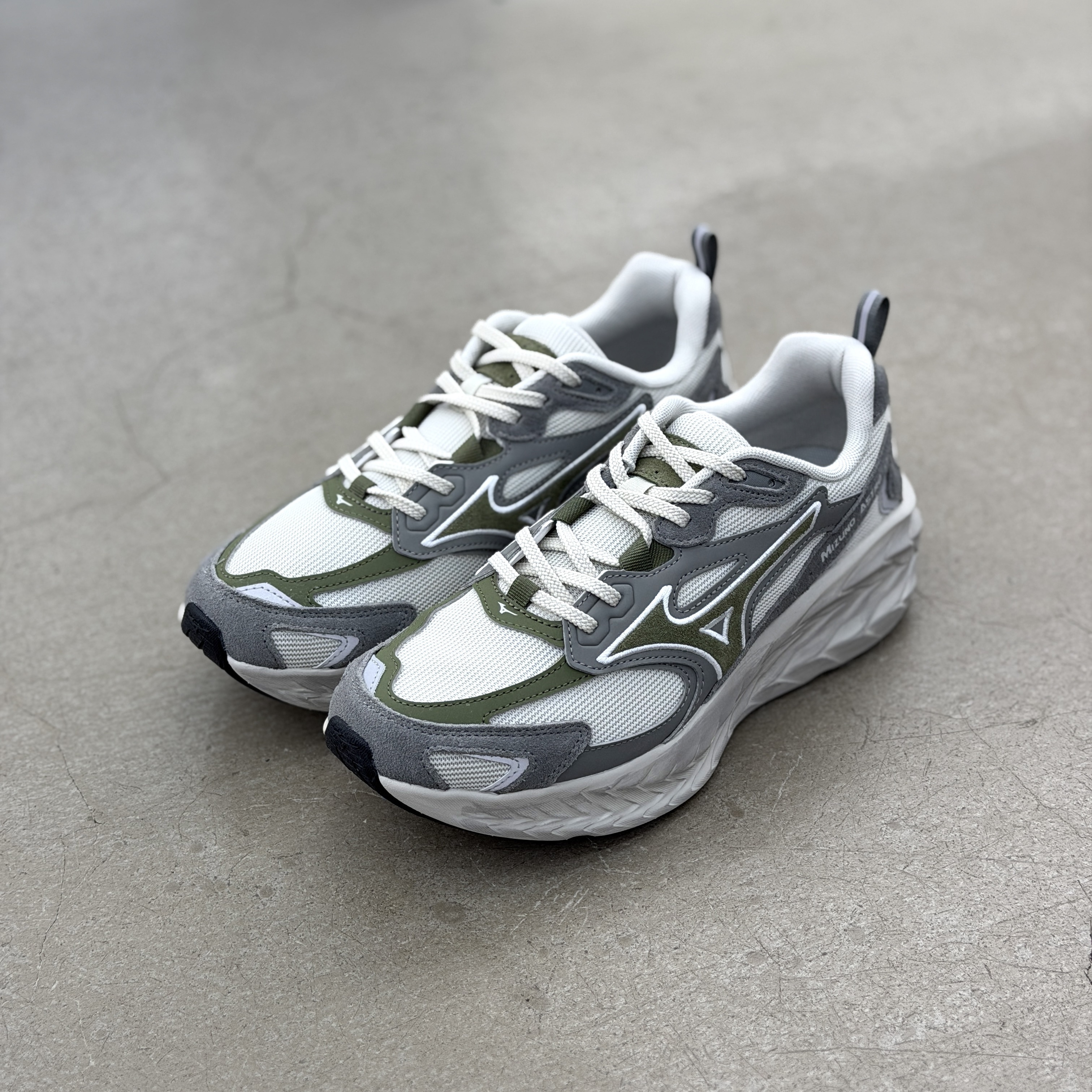 Mizuno Astro LS- Olive | D1GH252105