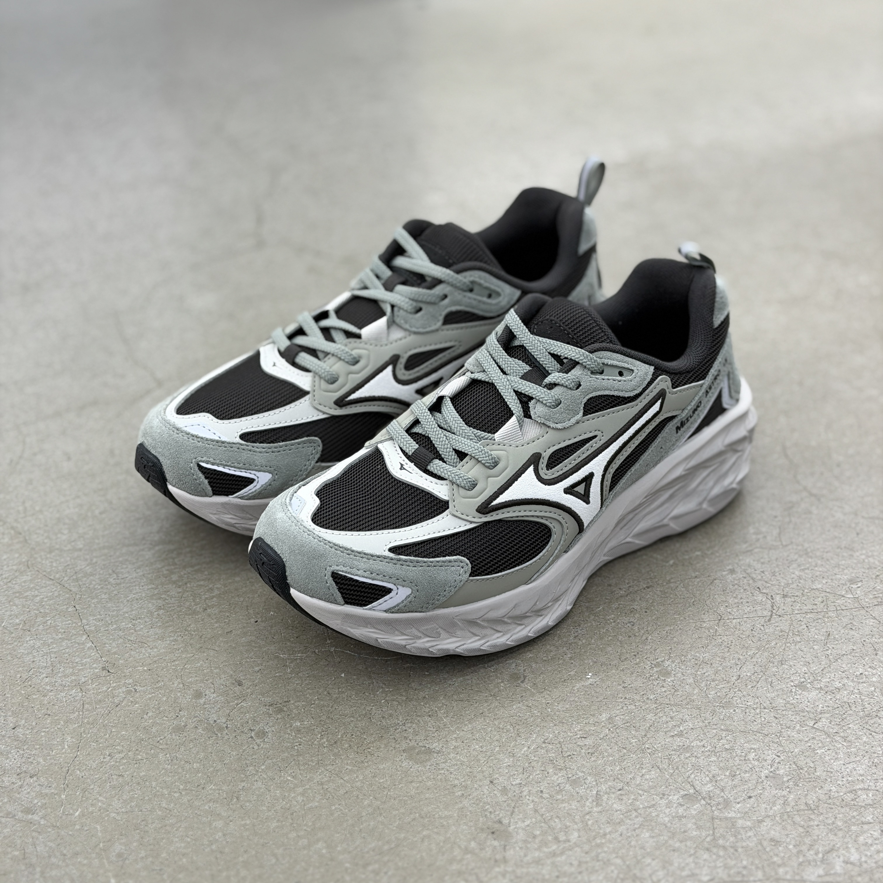 Mizuno Astro LS- Grey Brown | D1GH252103