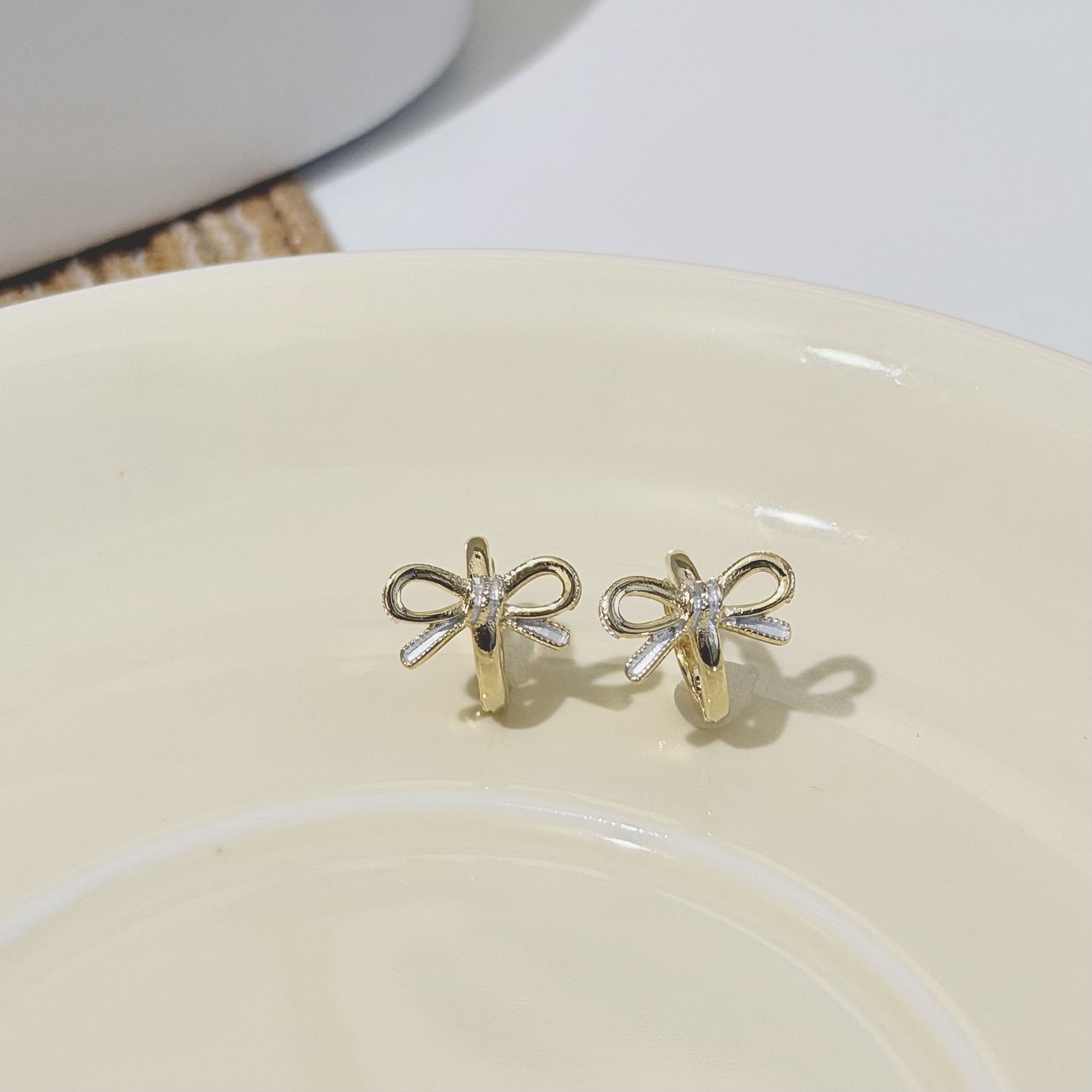 C232貝殼邊蝴蝶結易扣