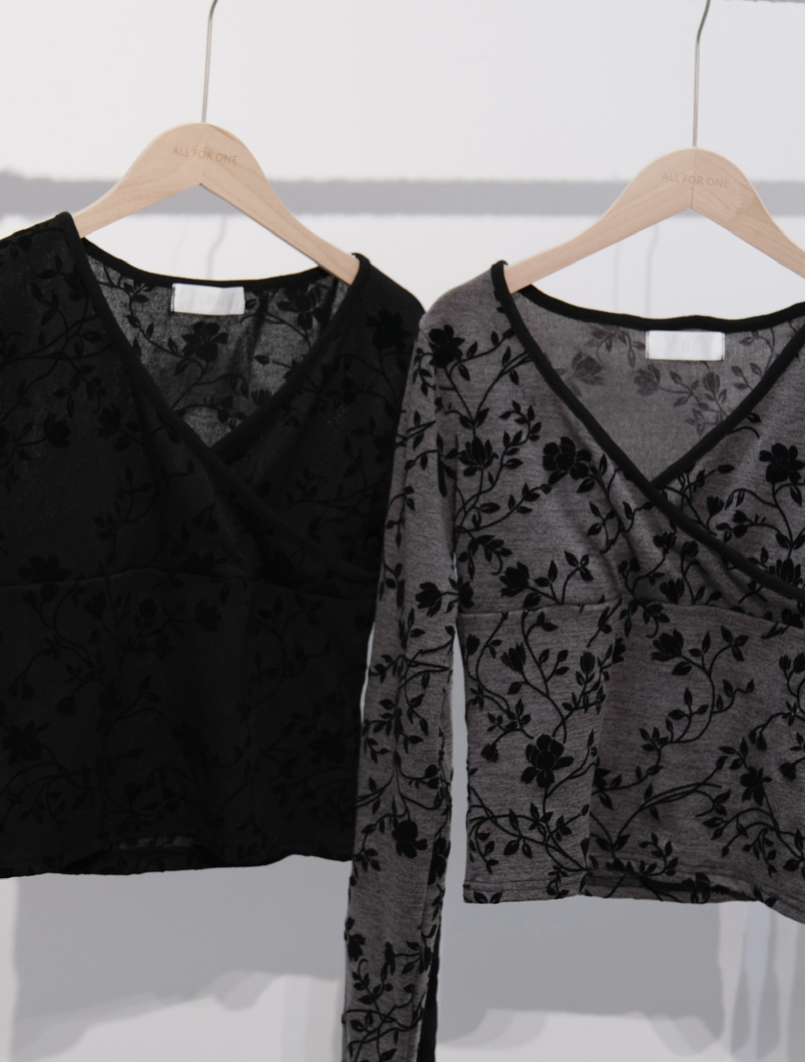 氣質花紋低胸TOP