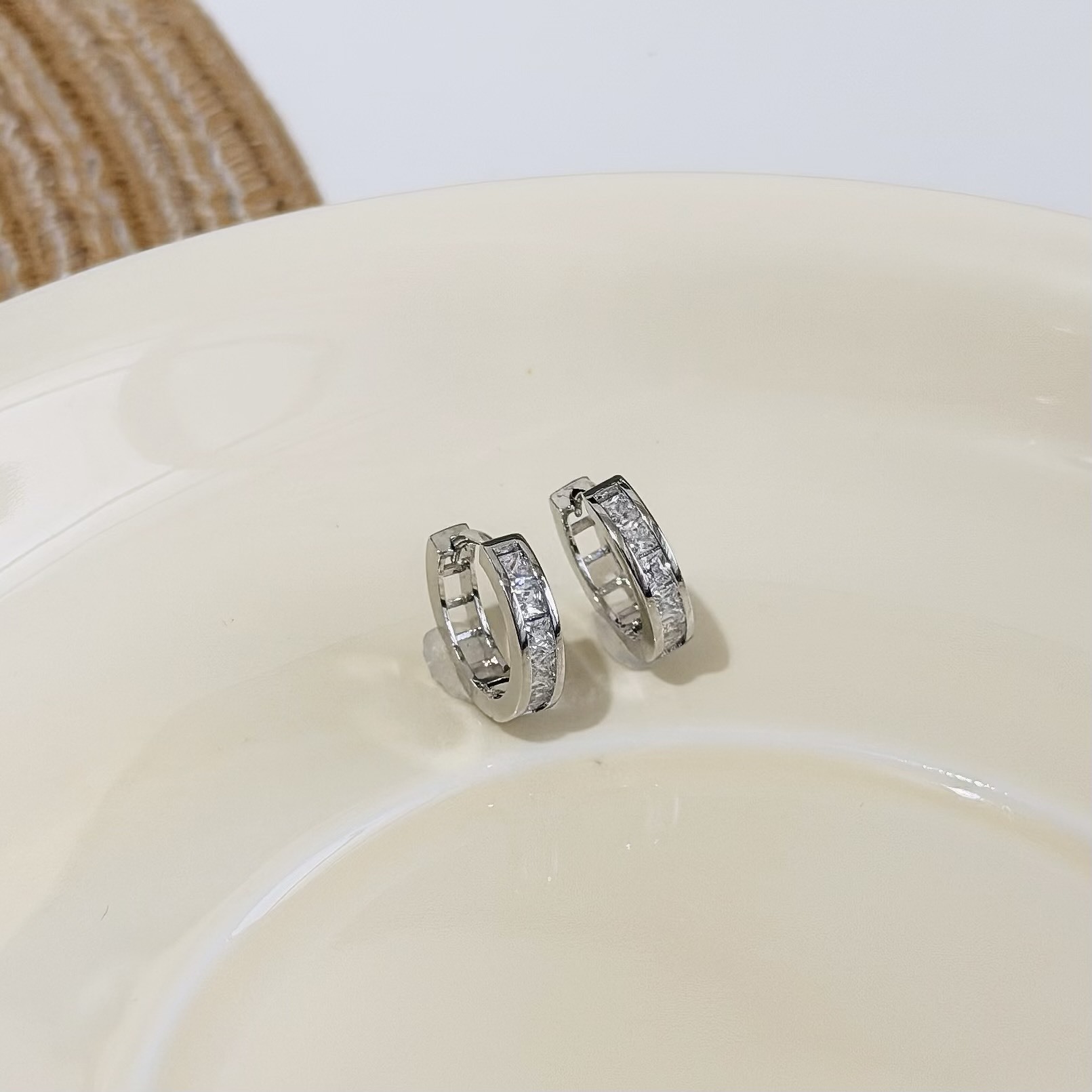 C242半圈鋯石排鑽易扣