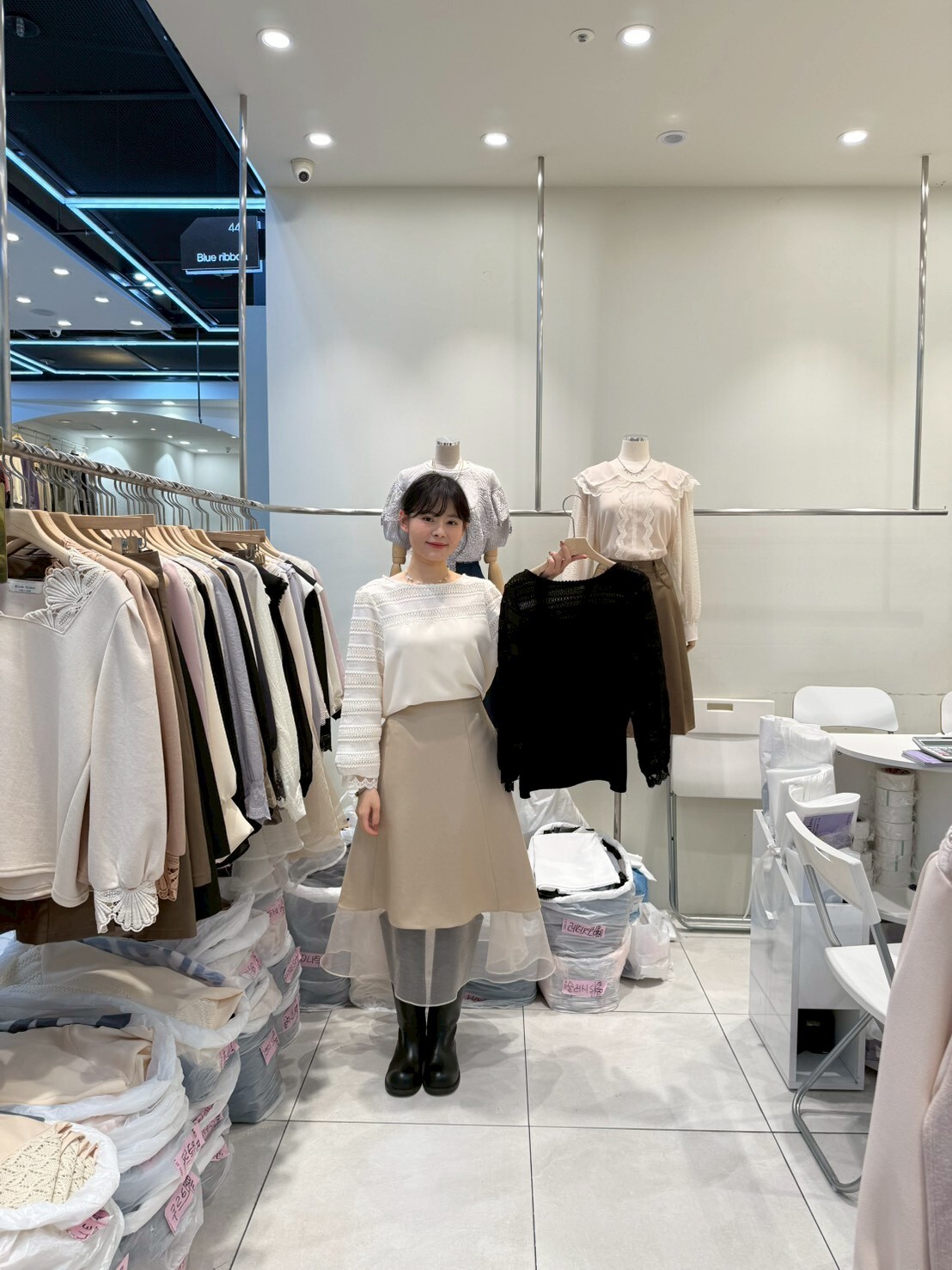 BR5117 異材質拼接針織鏤空上衣