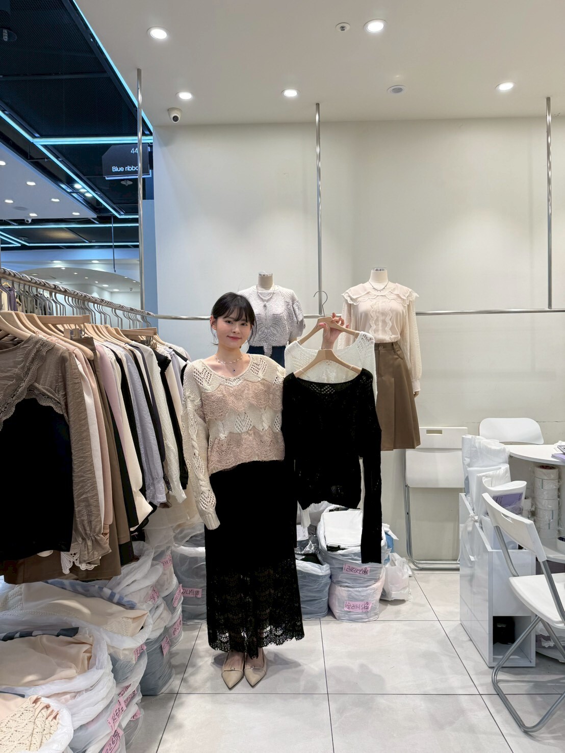 BR5149 菱格洞洞鏤空拼蕾絲上衣