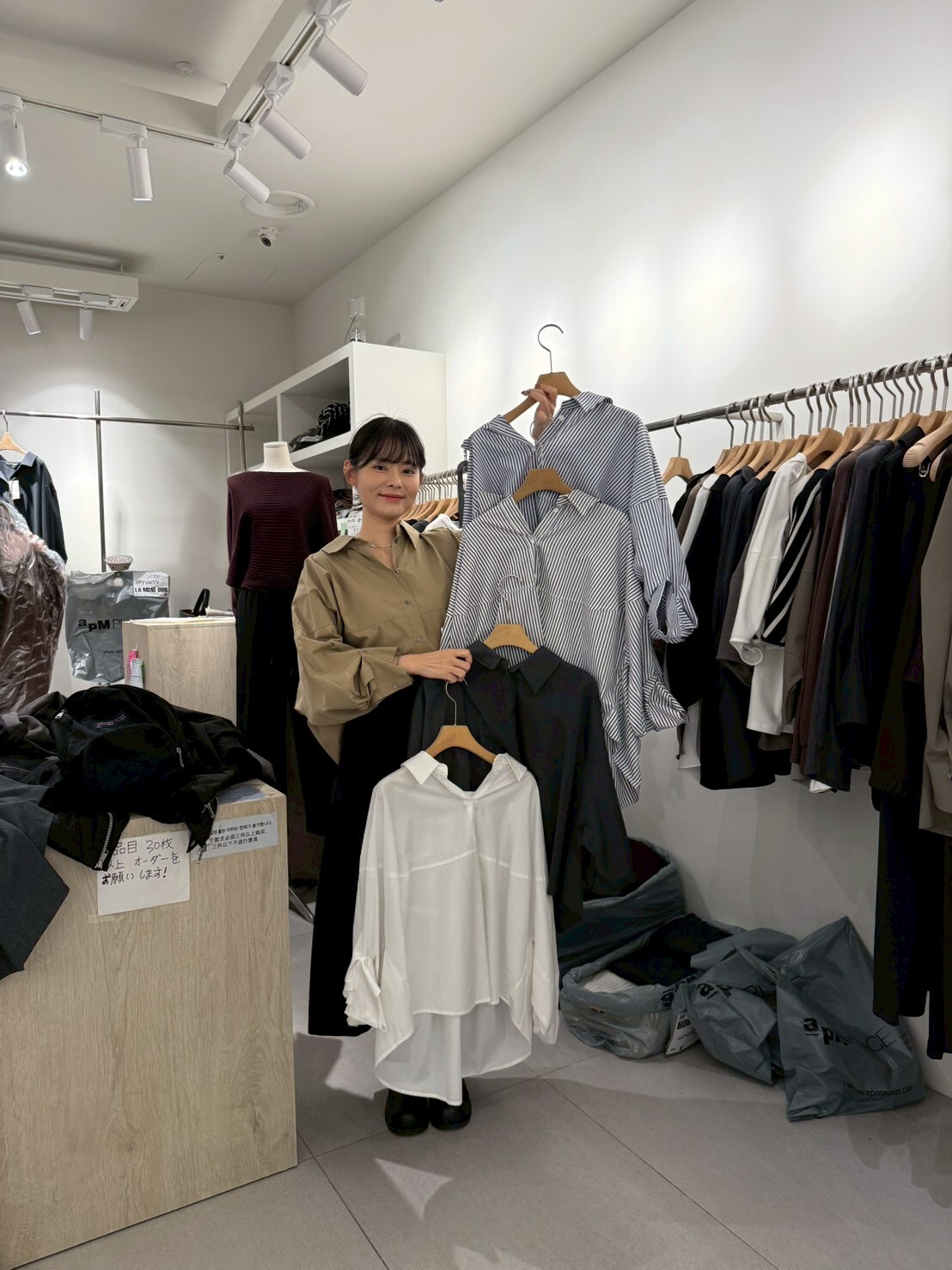 LA5120 弧形下擺排扣翻領恤衫