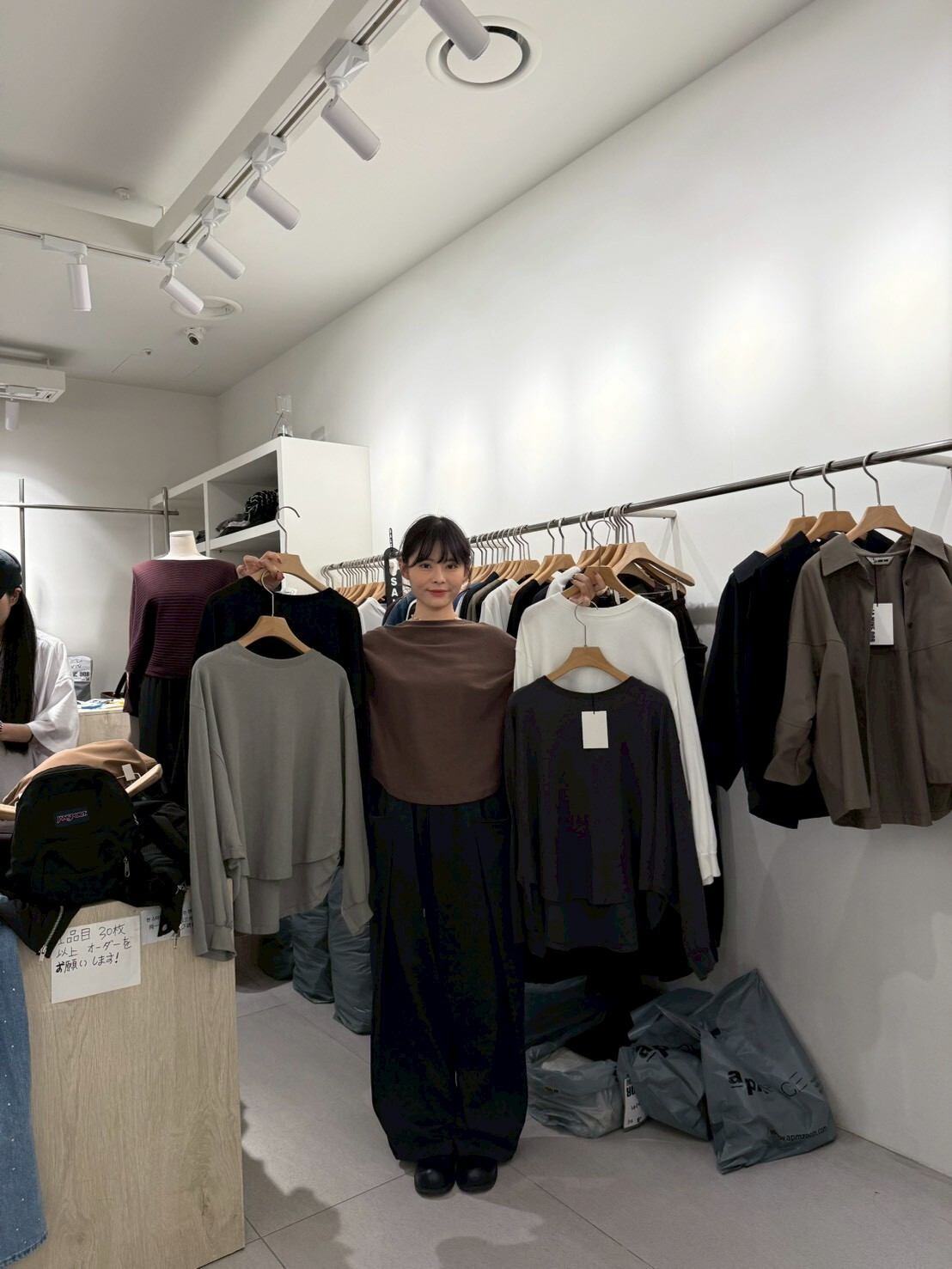 LA5116 簡約百搭圓領棉質顯瘦上衣