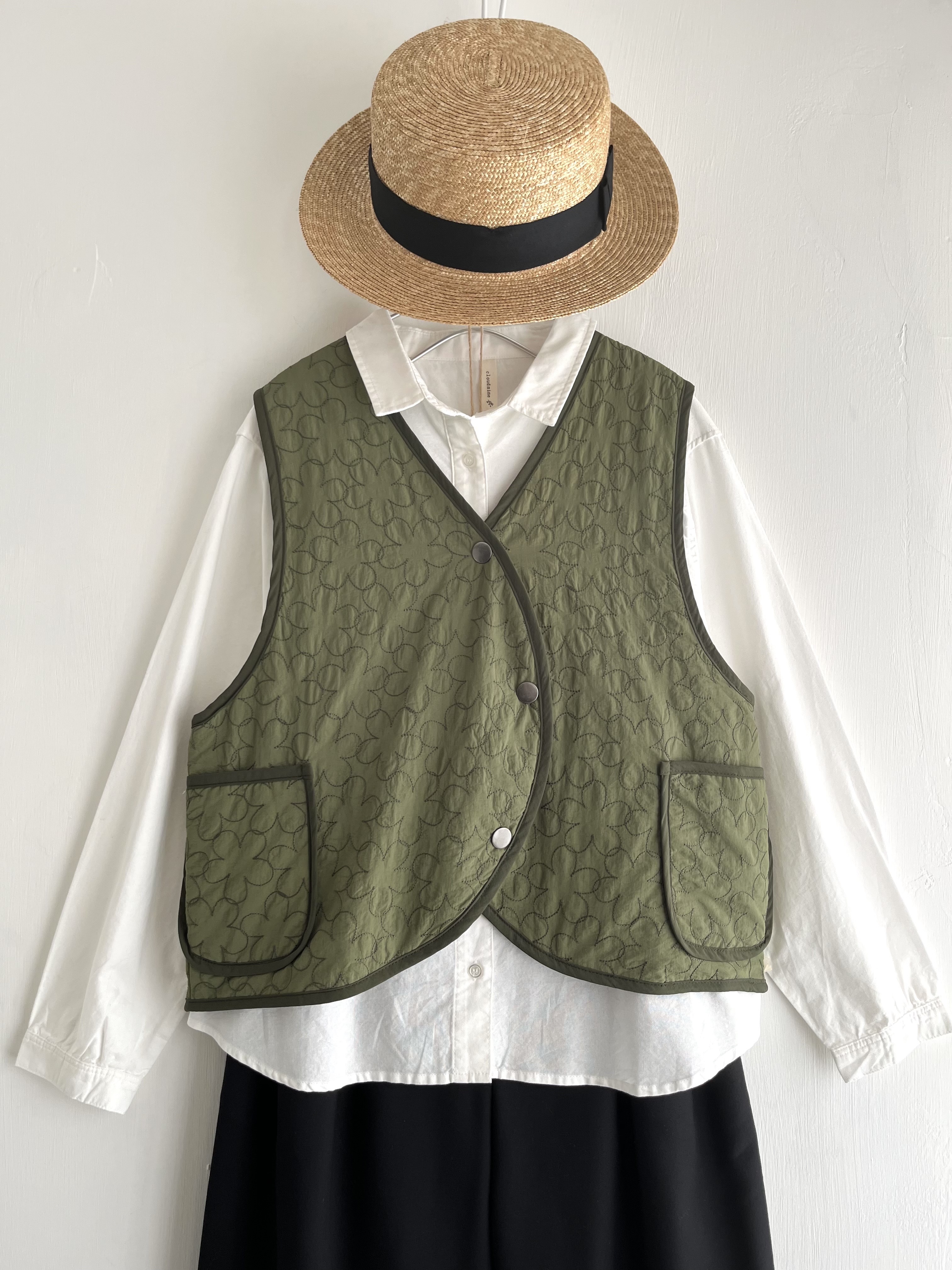 NUEVO BLANCA軍绿色跣水料車花背心外套