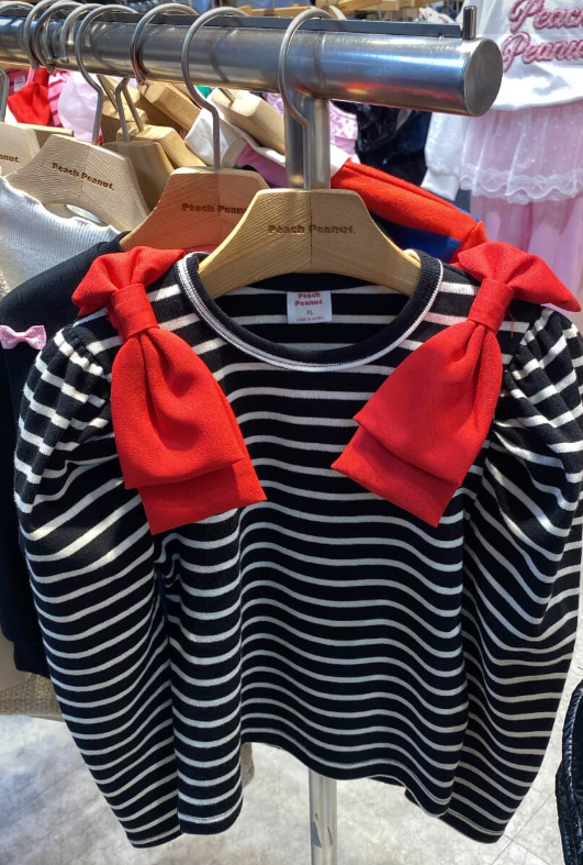 BYB10T040BK PEACH-紅色立體蝴蝶結肩黑白條紋長袖上衣