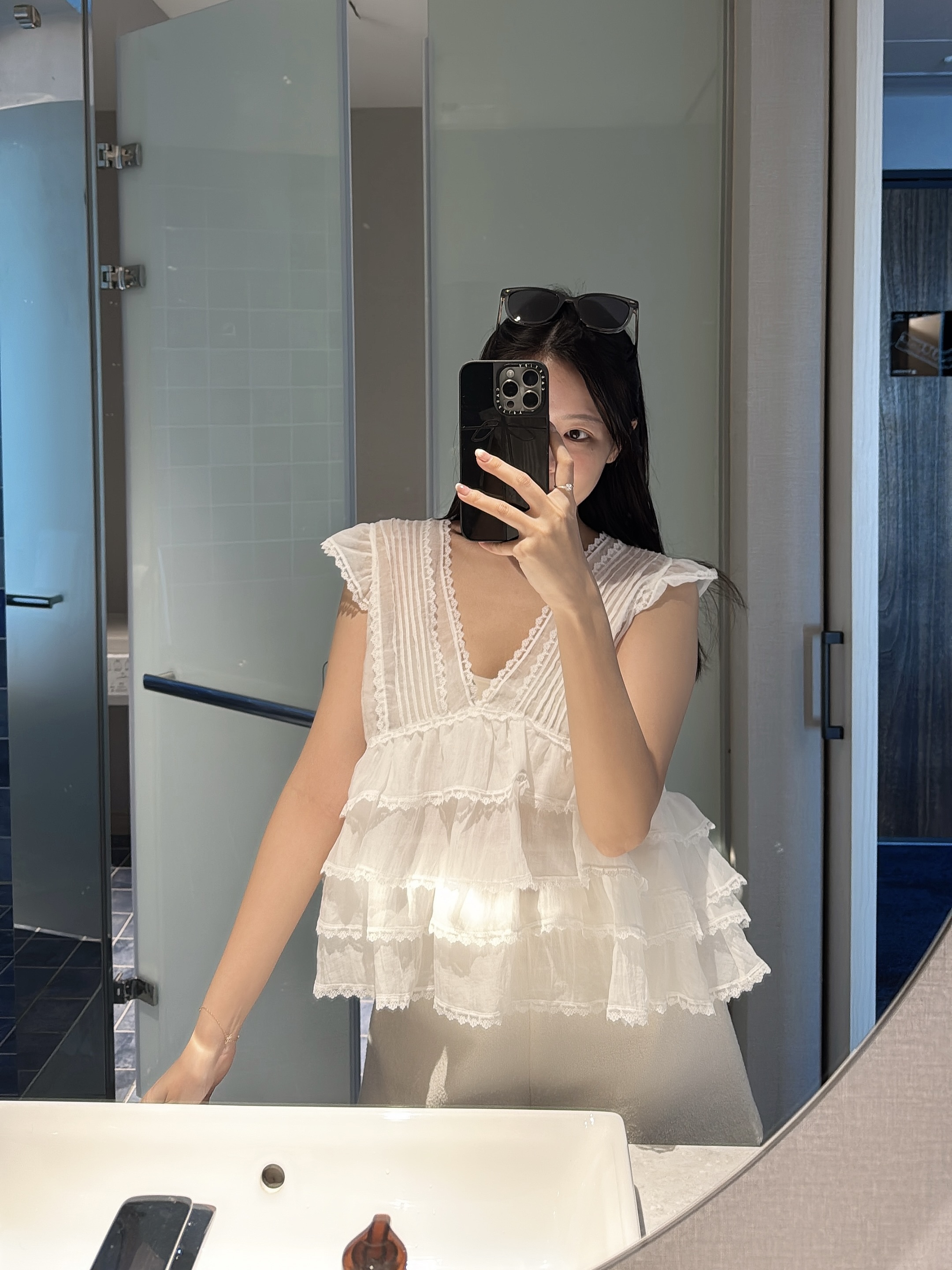 D09 澎澎蕾絲上衣(白色)