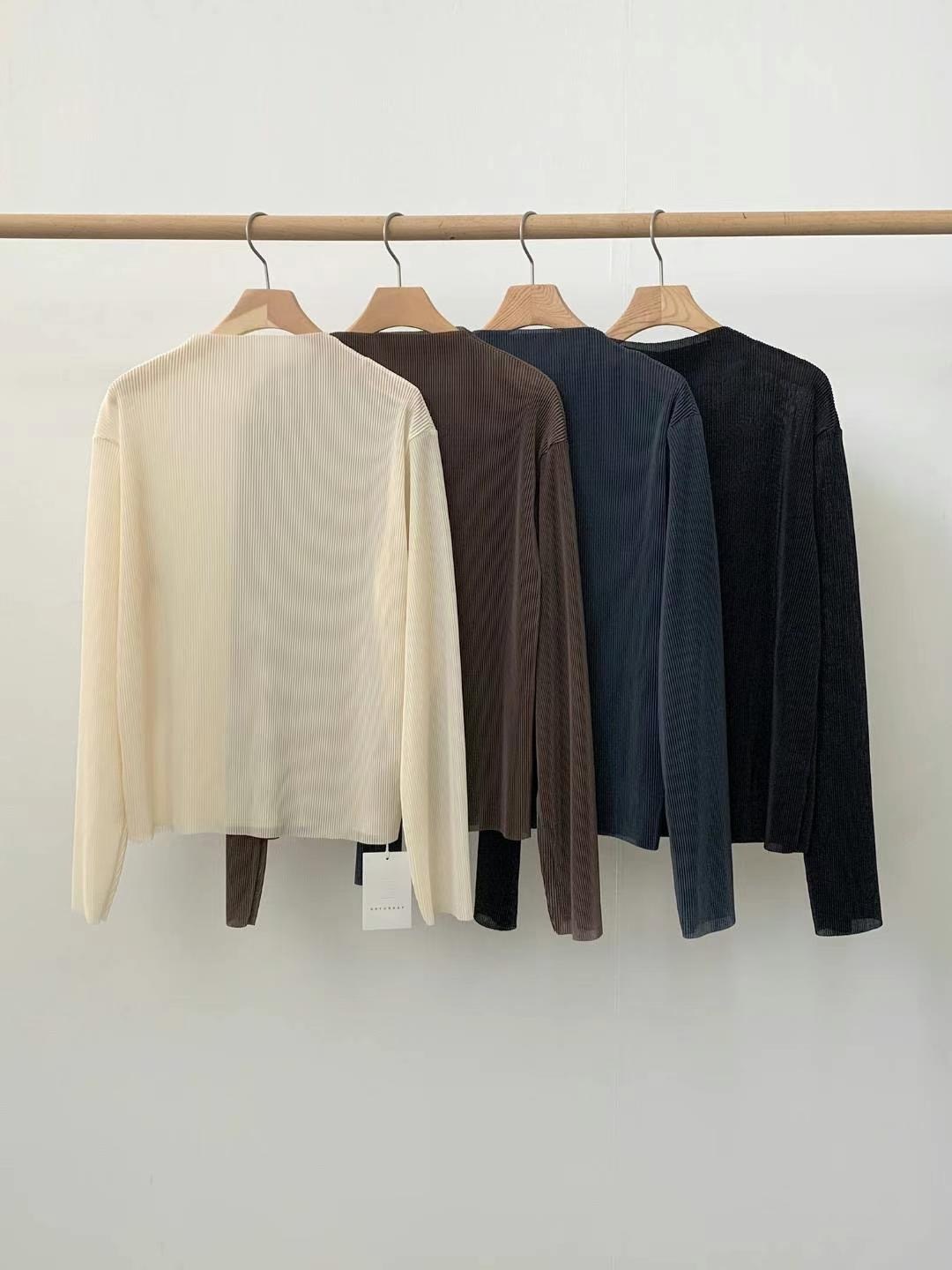 #228N578 Cool&basic 直坑半高領素色長袖上衣