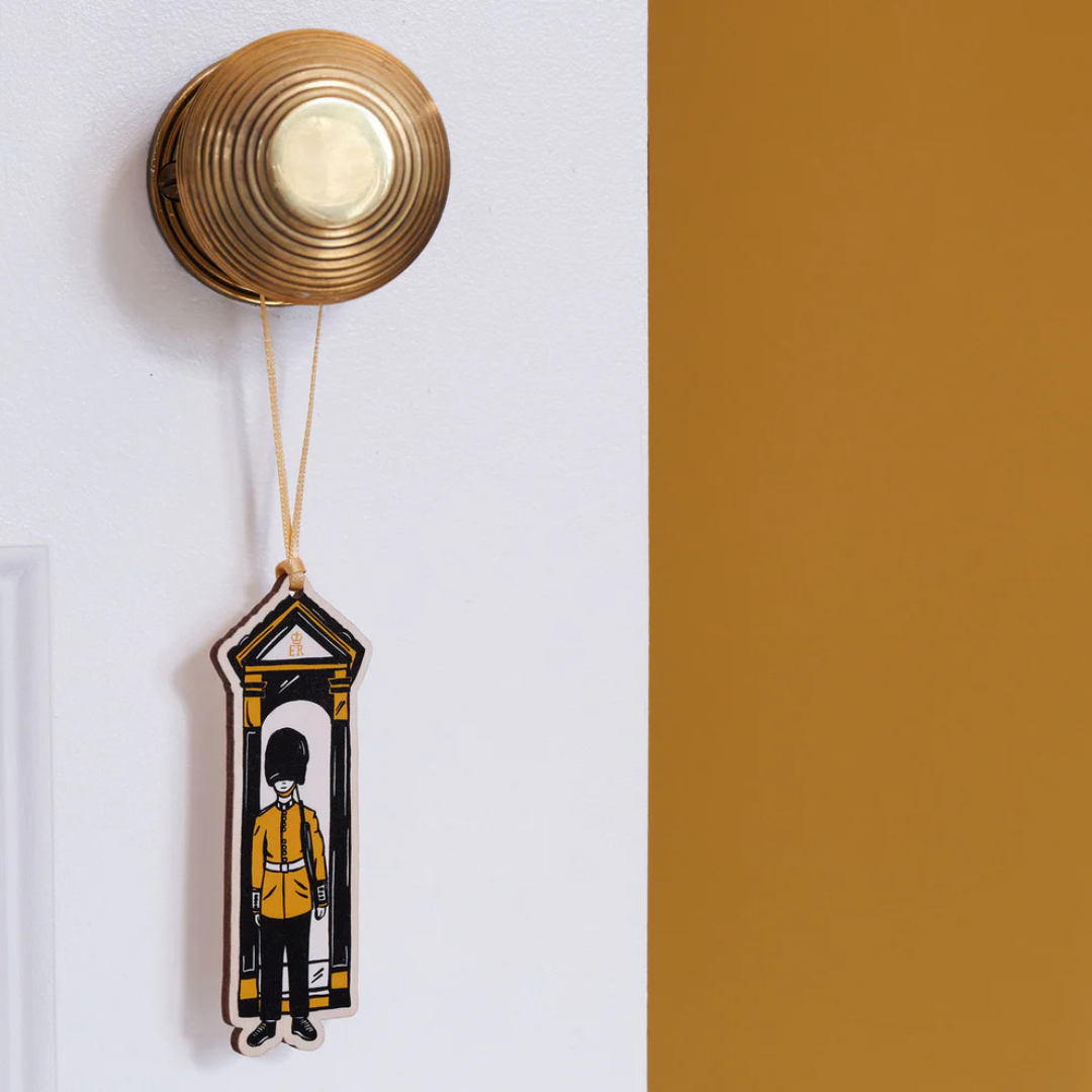 1VE1026-038 VICTORIA EGGS King's Guard Wooden Decoration #DEC09 (D-EU-E)