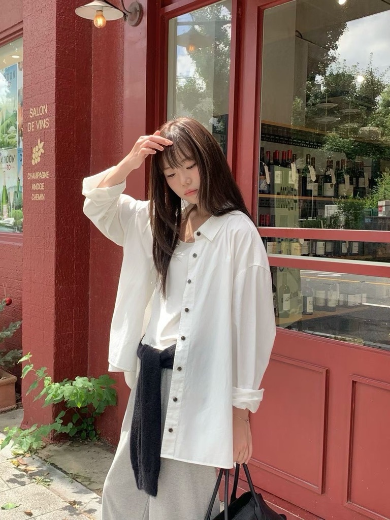 D24 黑色鈕扣襯衫