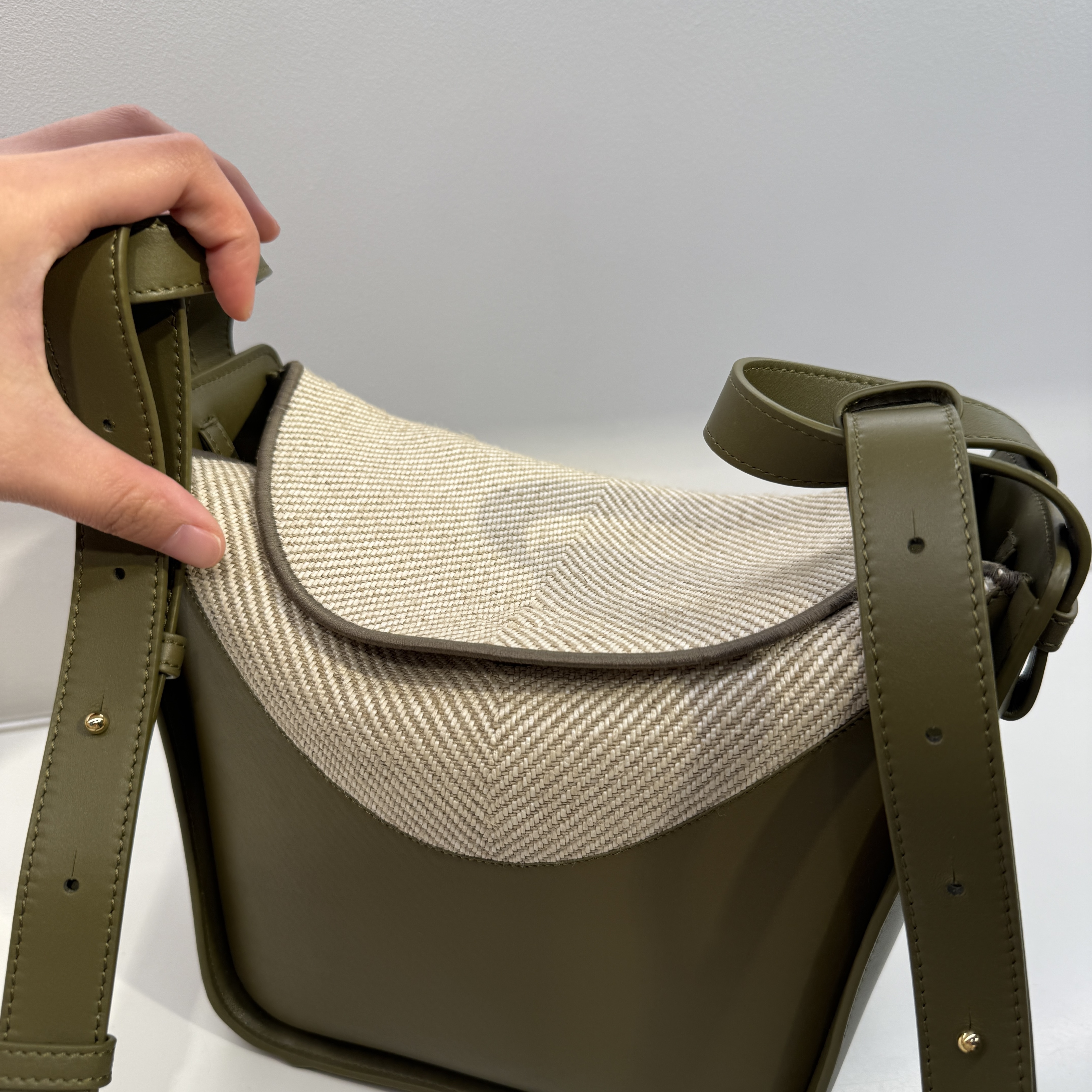 Loewe Hammock Wings Compact bag Olive