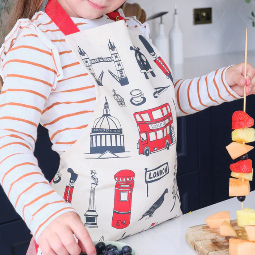 1VE1026-047 VICTORIA EGGS Big Smoke Children's Apron #CAP04 (D-EU-E)