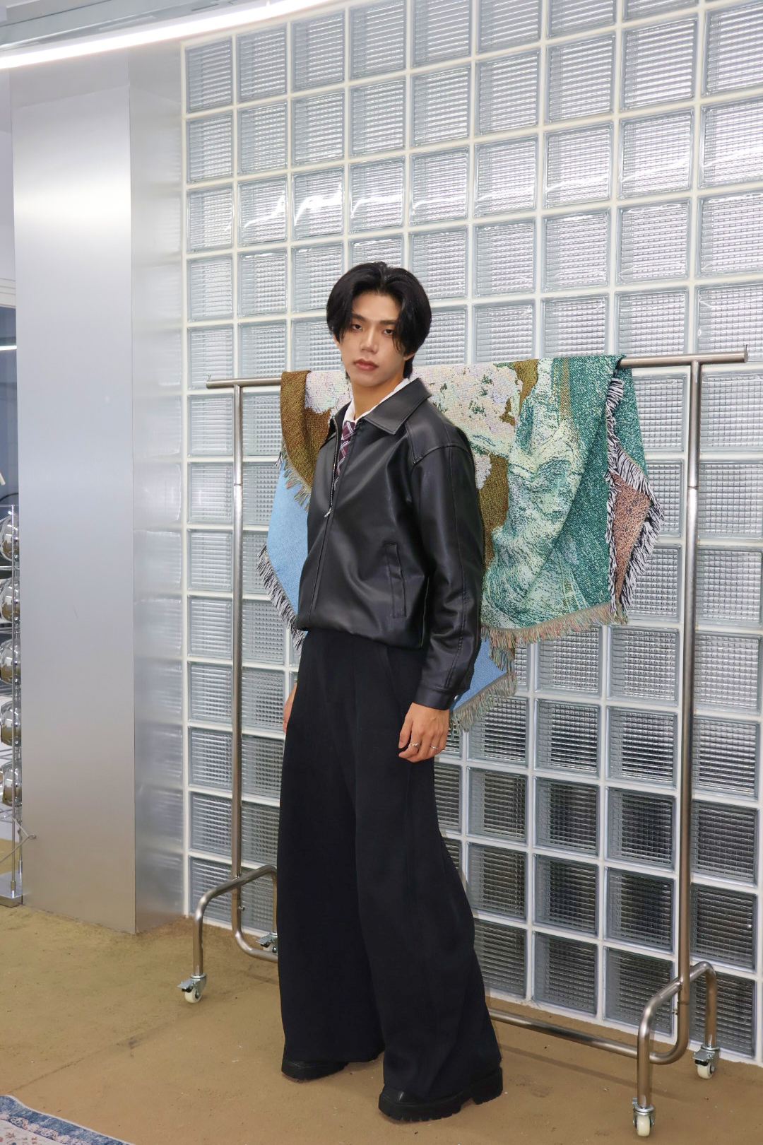 短版皮革Clean fit 外套