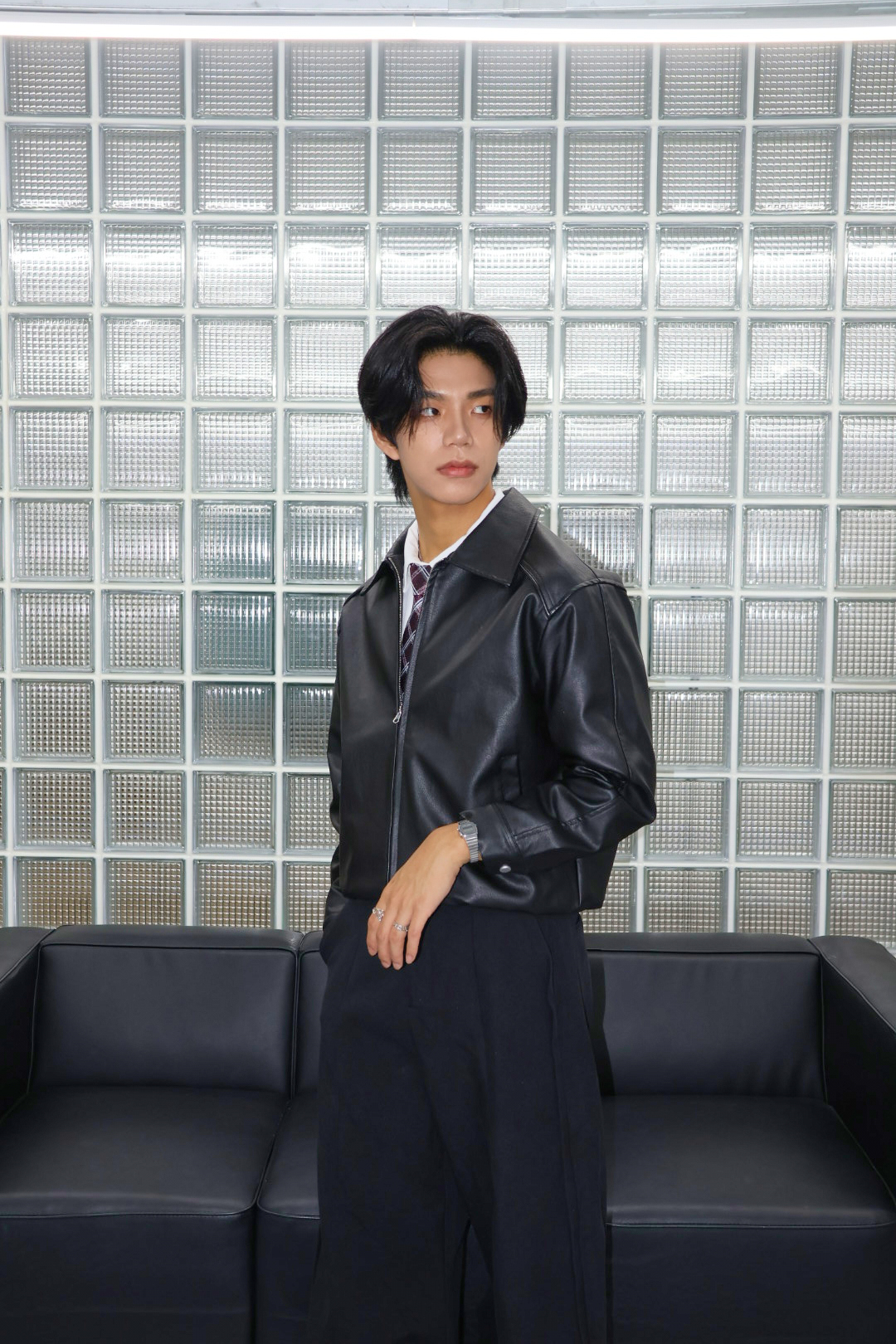 短版皮革Clean fit 外套