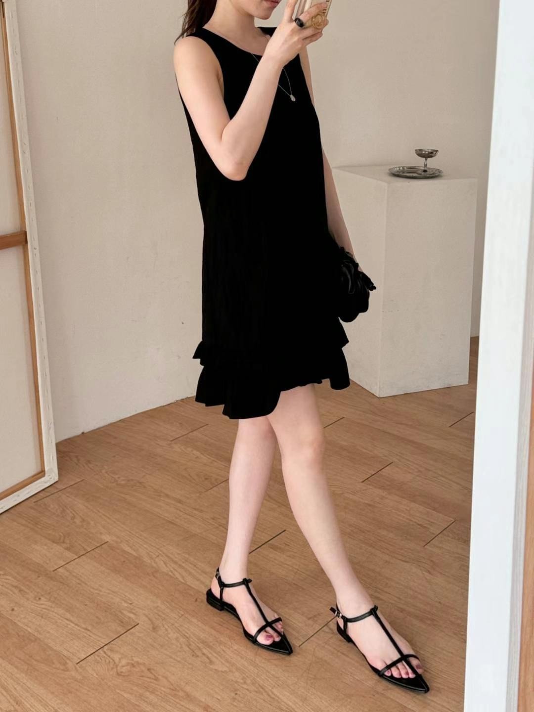 D07 下擺荷花小洋裝(黑)