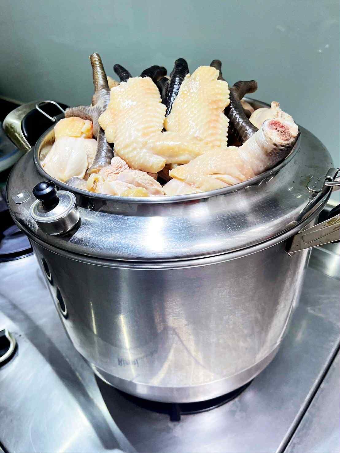 莎媽滴的滴雞精