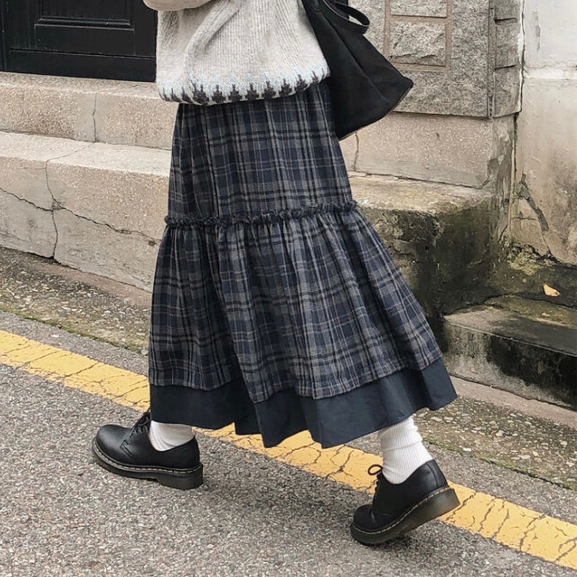 【優惠預訂】韓國荷葉邊格紋雙色長裙（2色）