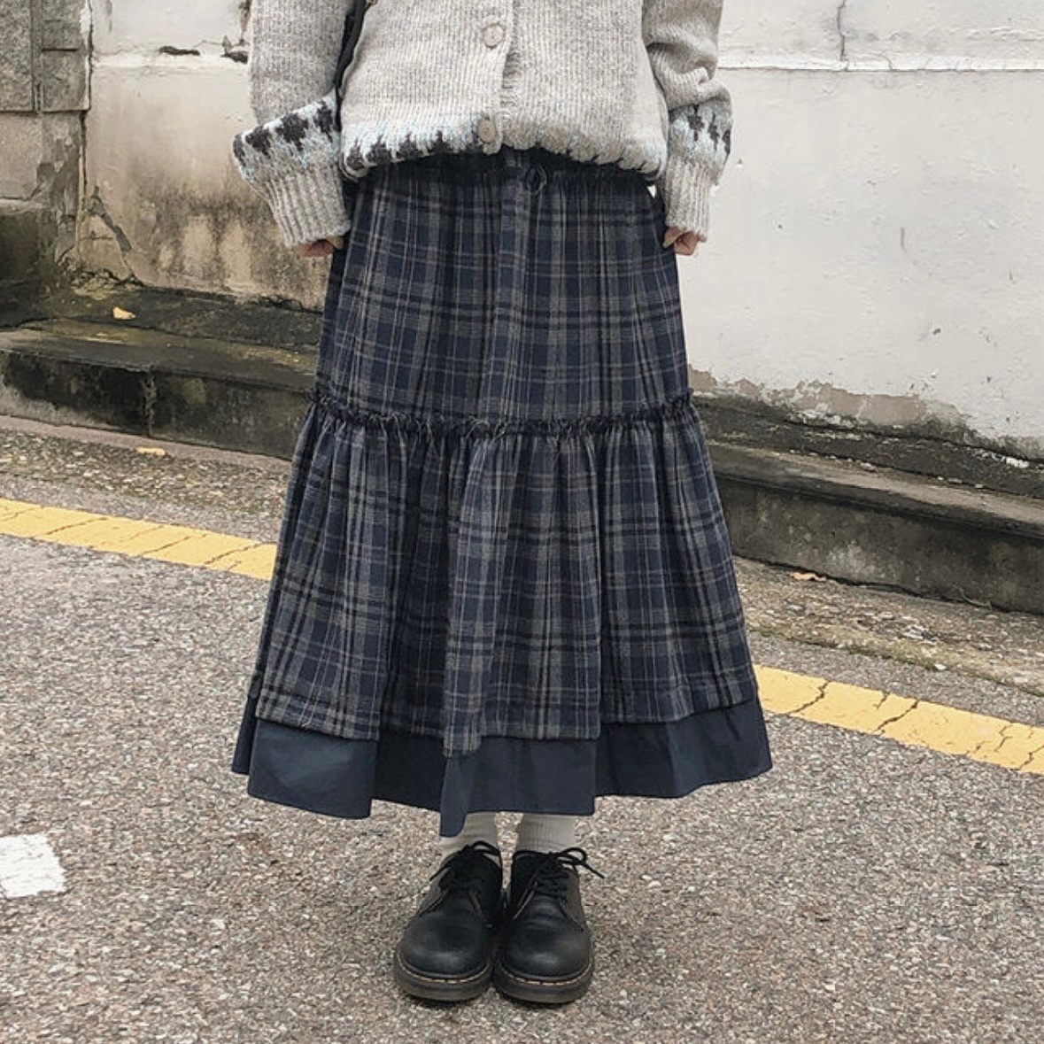 【優惠預訂】韓國荷葉邊格紋雙色長裙（2色）