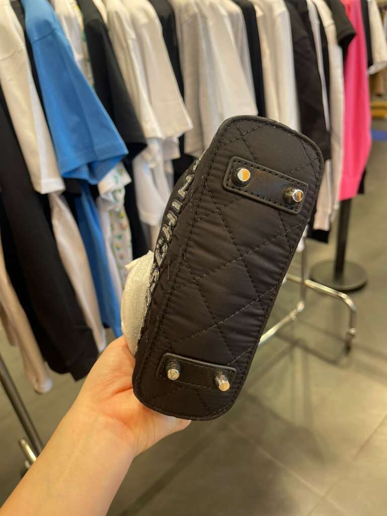 【直播】Moschino LL1025308 斜咩包 (2B7411 8202 1555)