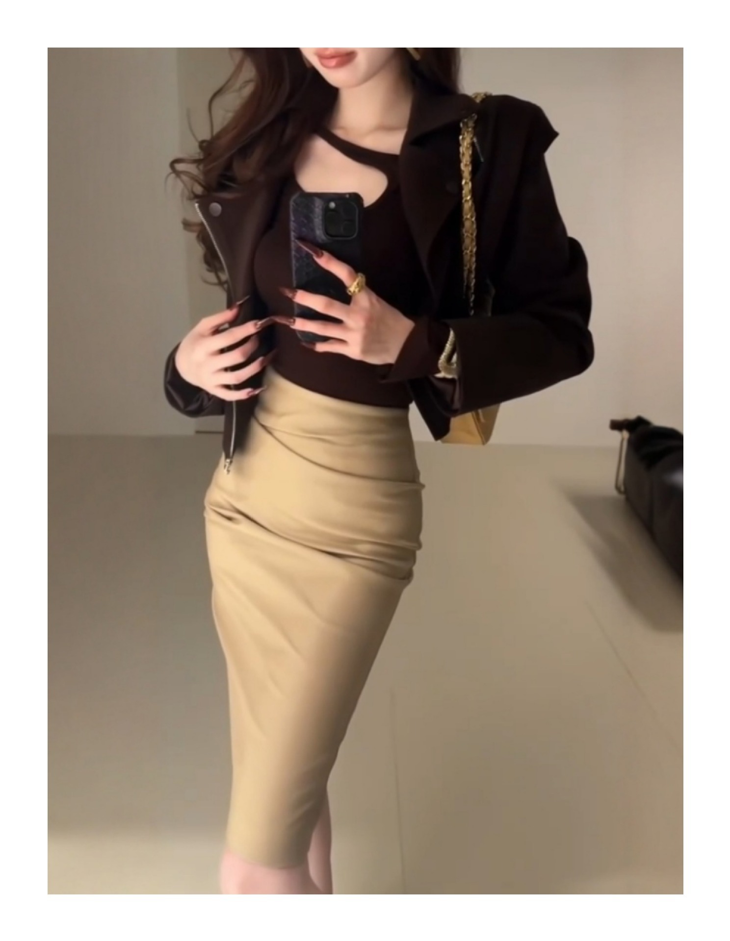 露肩彈性上衣+鉛筆裙(2件組)