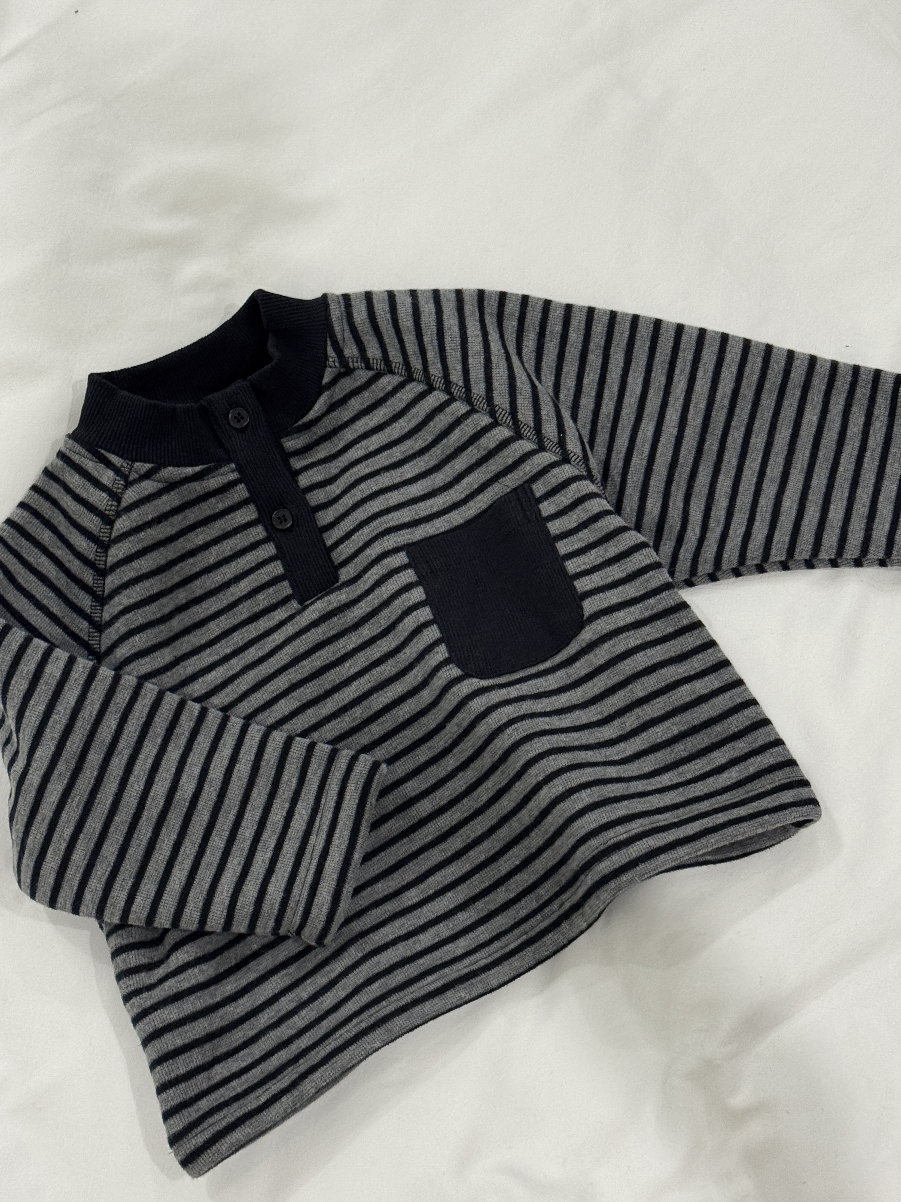 A03267薄刷毛條紋上衣