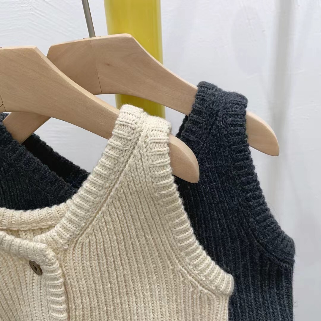 A03218設計師品牌粗針織背心