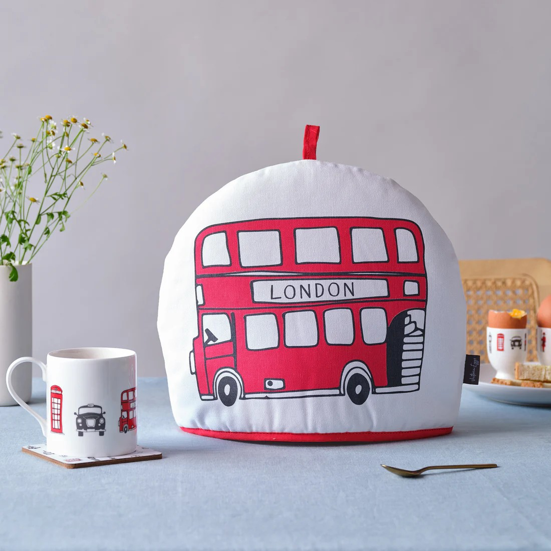1VE1026-081 VICTORIA EGGS London Bus Tea Cosy #TC01 (D-EU-E)