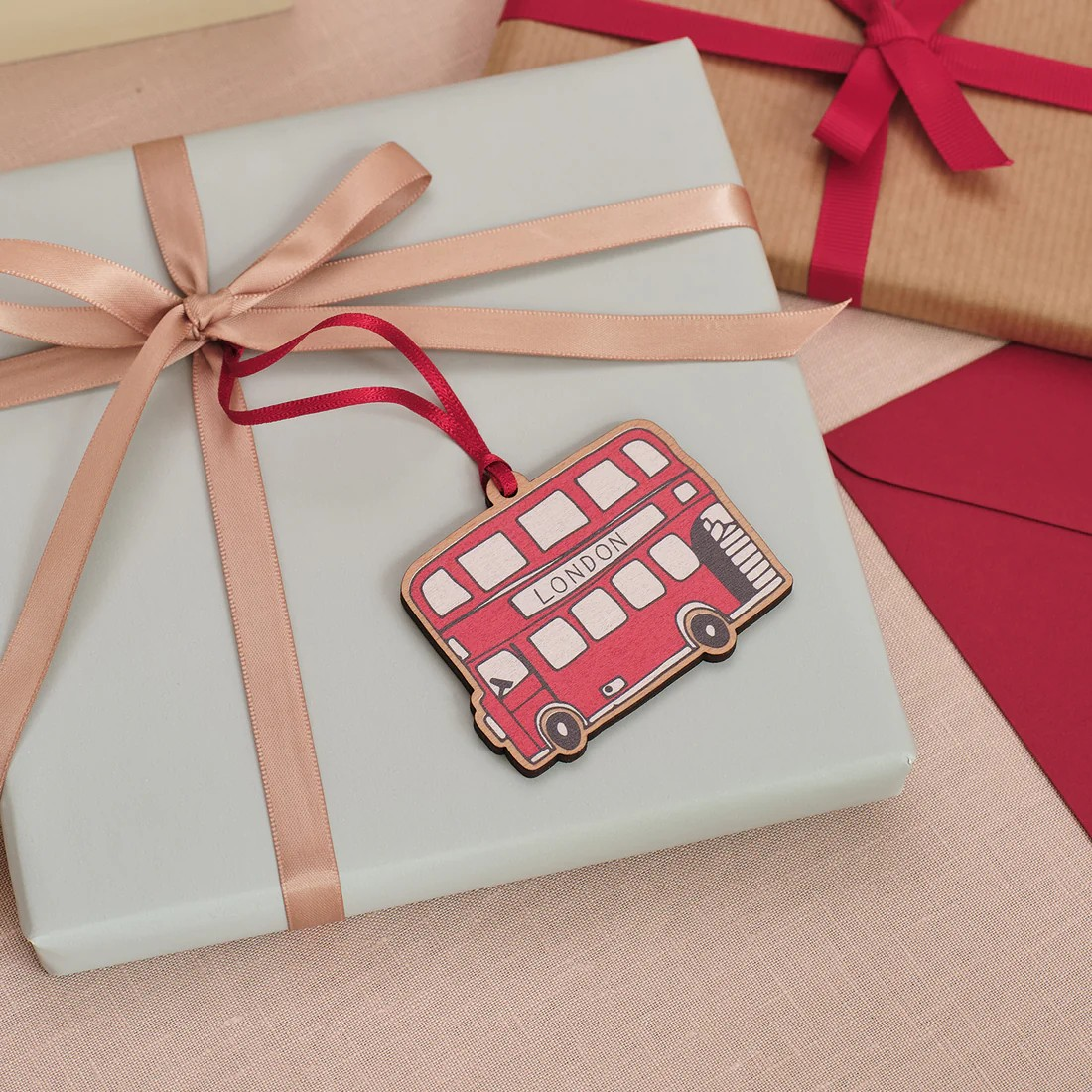 1VE1026-086 VICTORIA EGGS London Bus Wooden Decoration #DEC01 (D-EU-E)