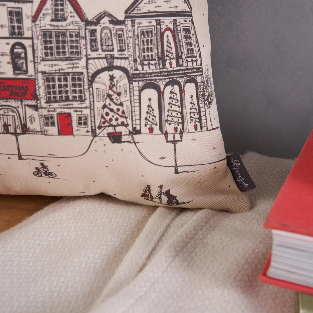 1VE1026-131 VICTORIA EGGS Santa's Sleigh Cushion Cover #CU15 (D-EU-E)