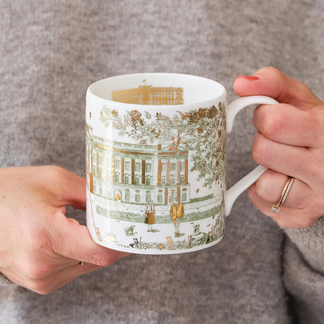 1VE1026-148 VICTORIA EGGS Royal Family Mug #MU44 (D-EU-E)