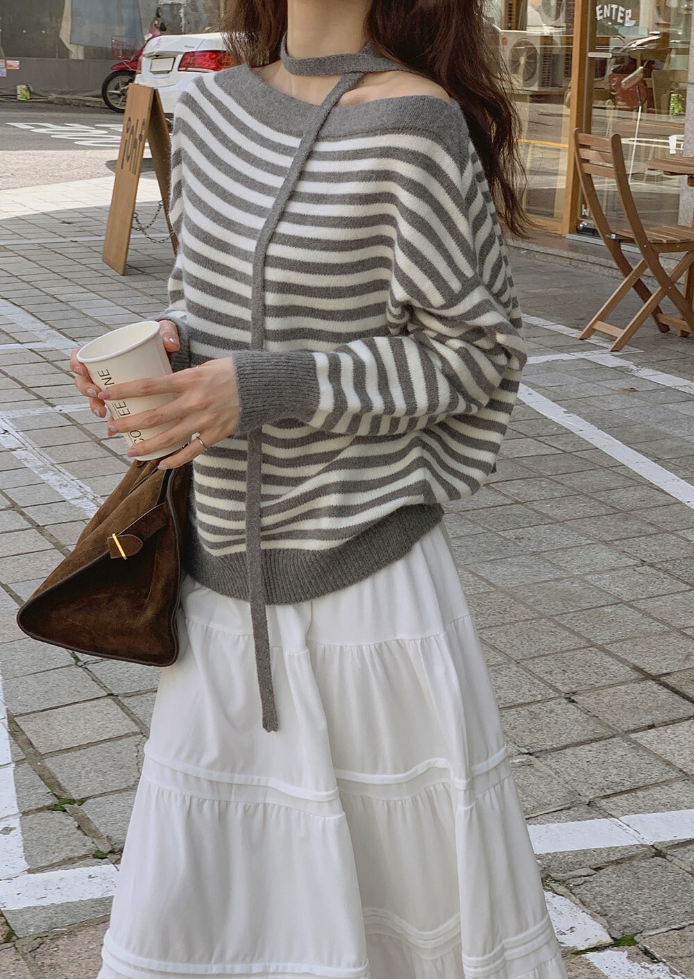 韓國grace muse授權 甜灰條紋慵懶斜肩繞脖繩針織上衣