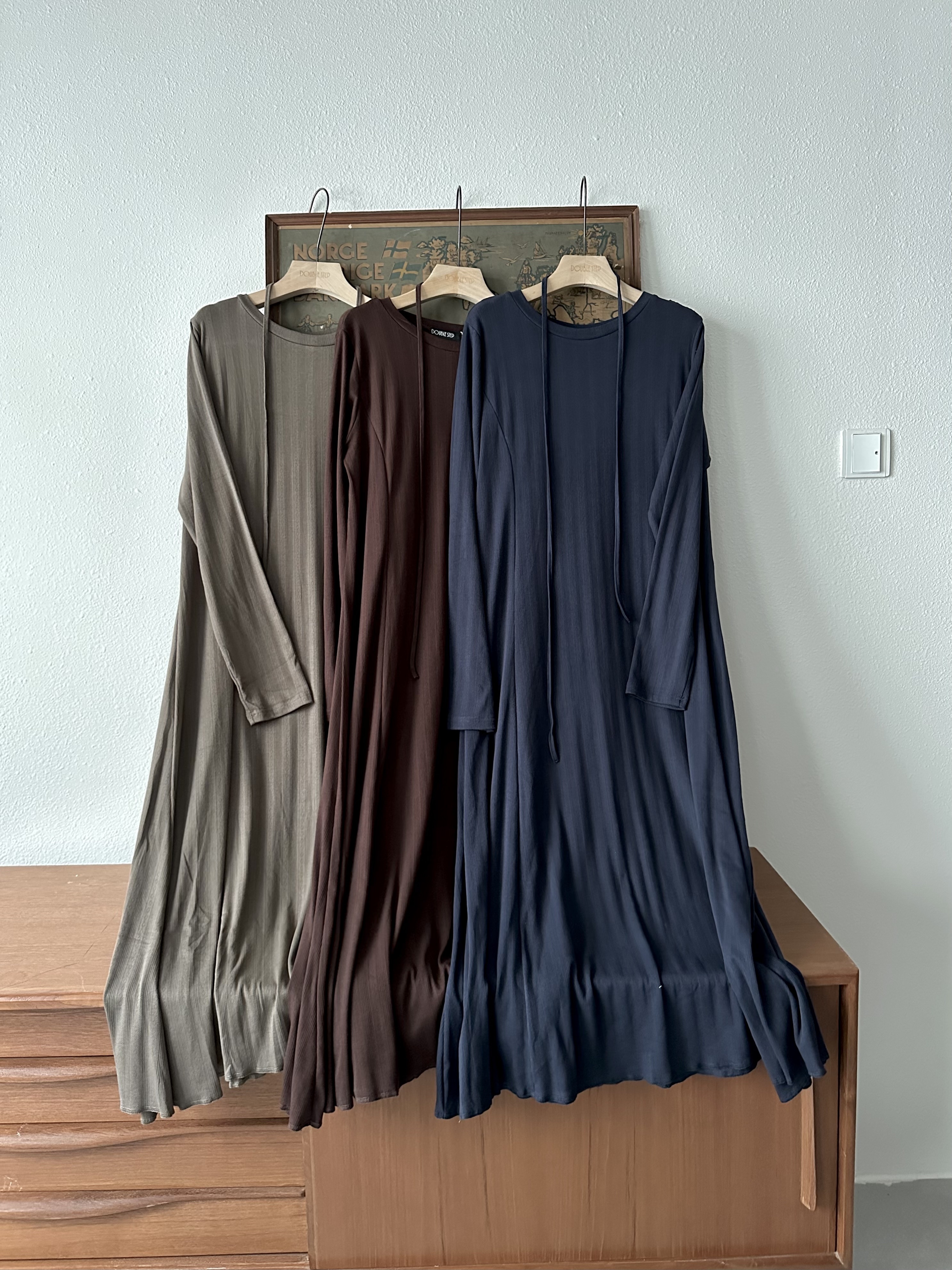 百搭～基礎細紋連衣裙OP53844