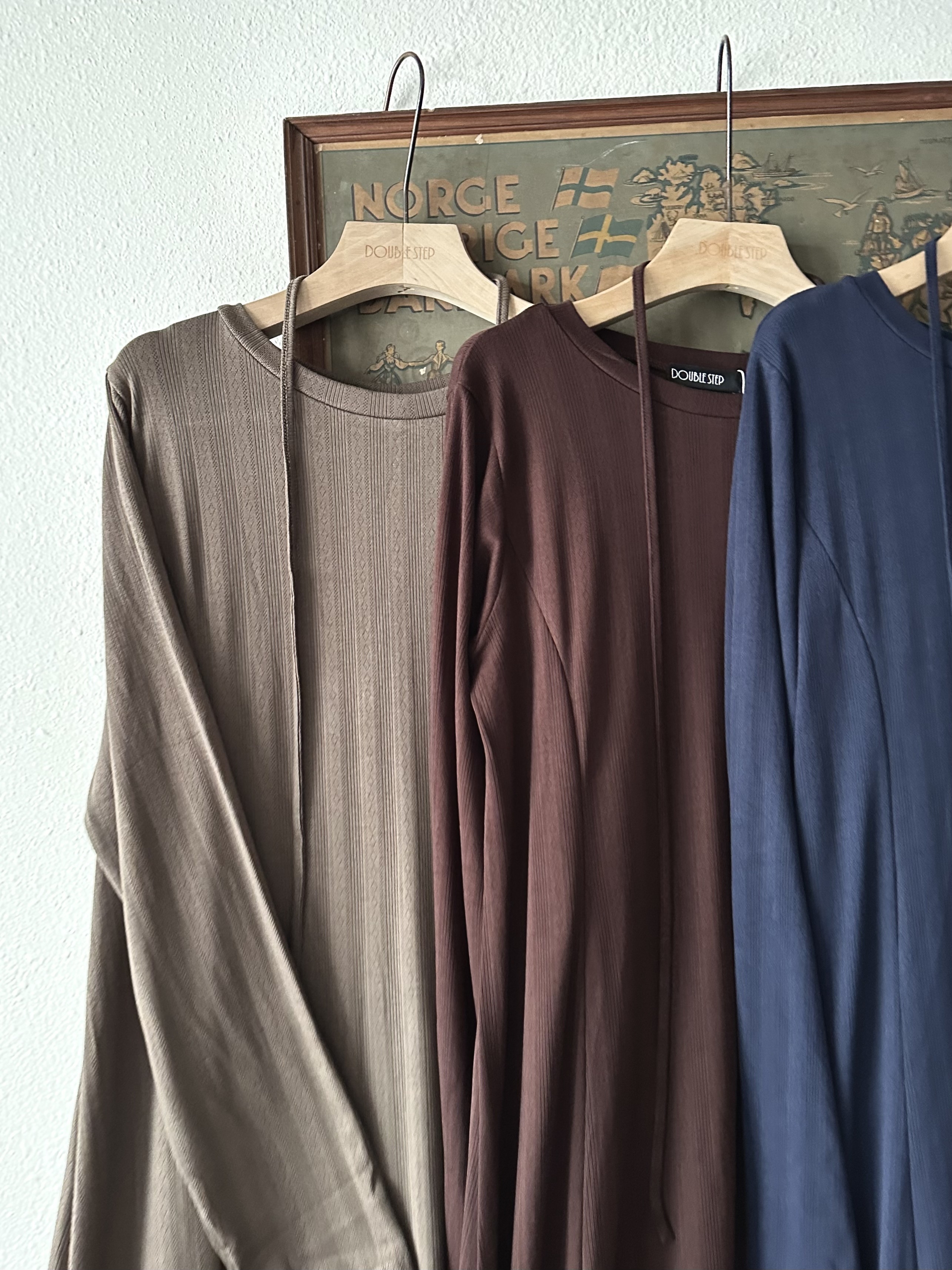 百搭～基礎細紋連衣裙OP53844