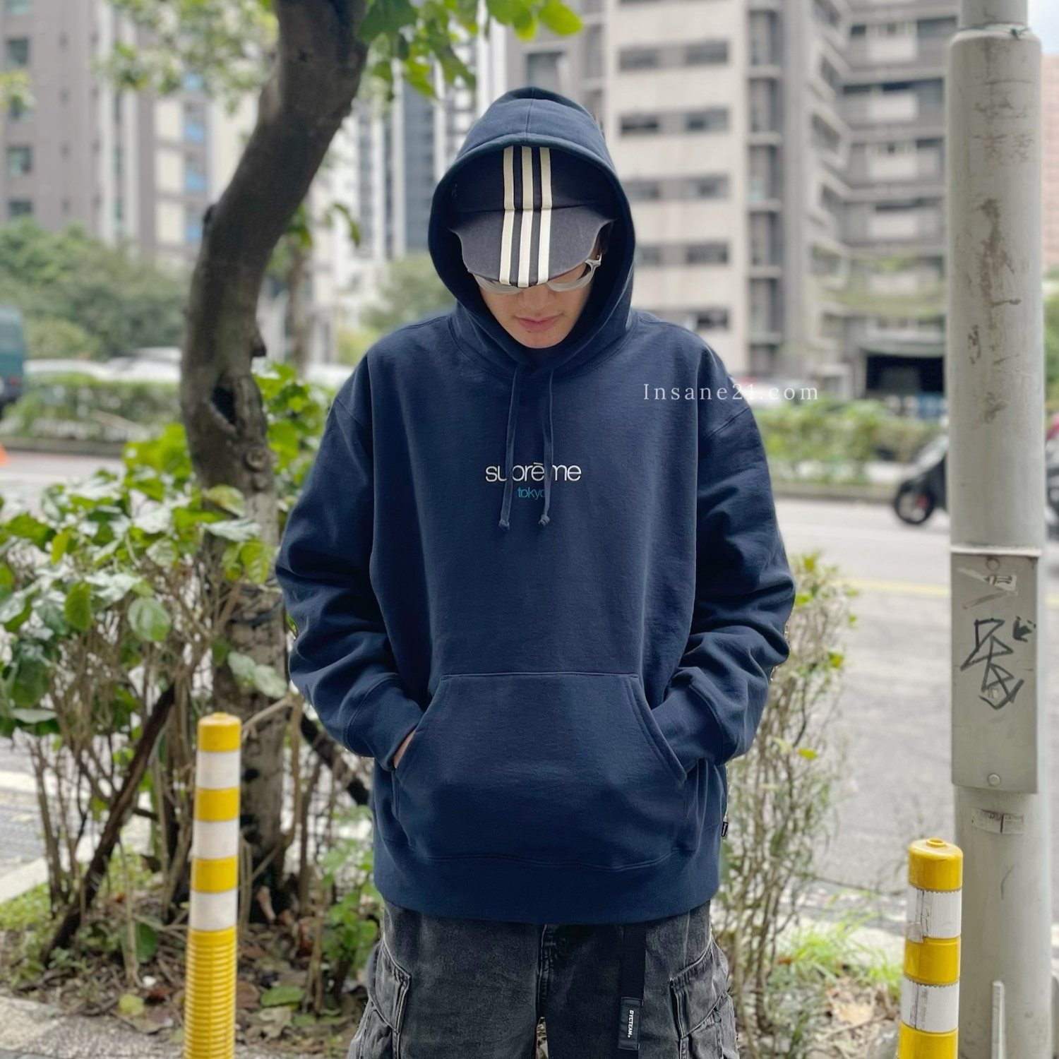 SUPREME TOKYO HOODIE 東京限定 深藍色 帽踢 胸口刺繡 LOGO 秋冬服飾